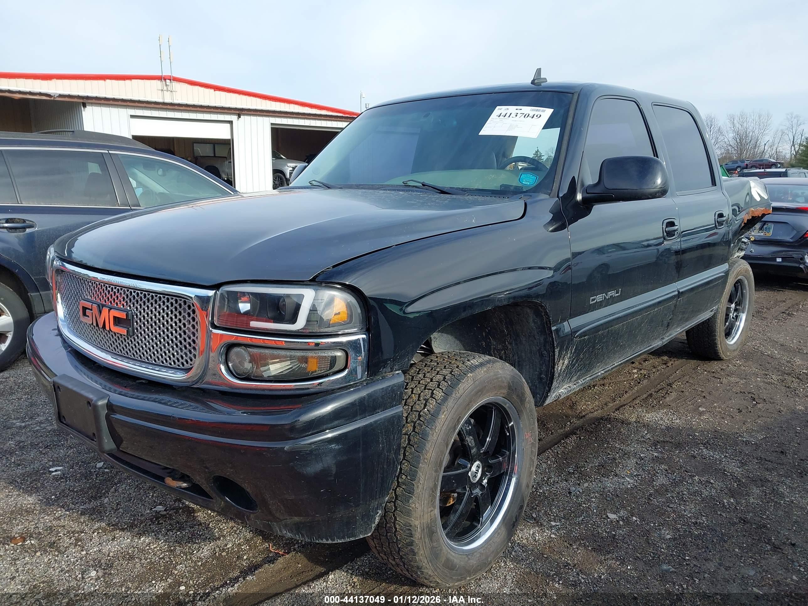 GMC SIERRA image 2