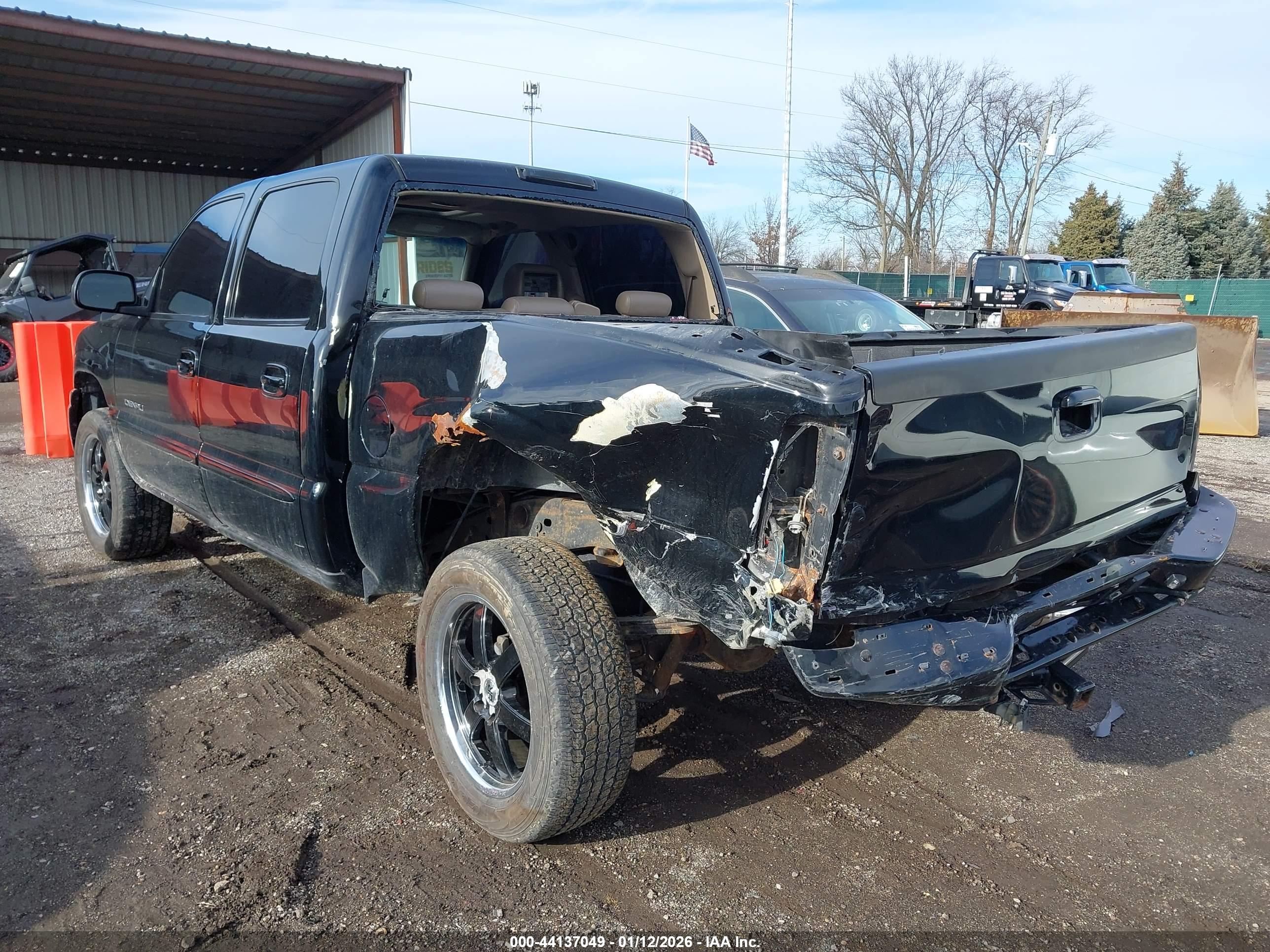 GMC SIERRA image 3