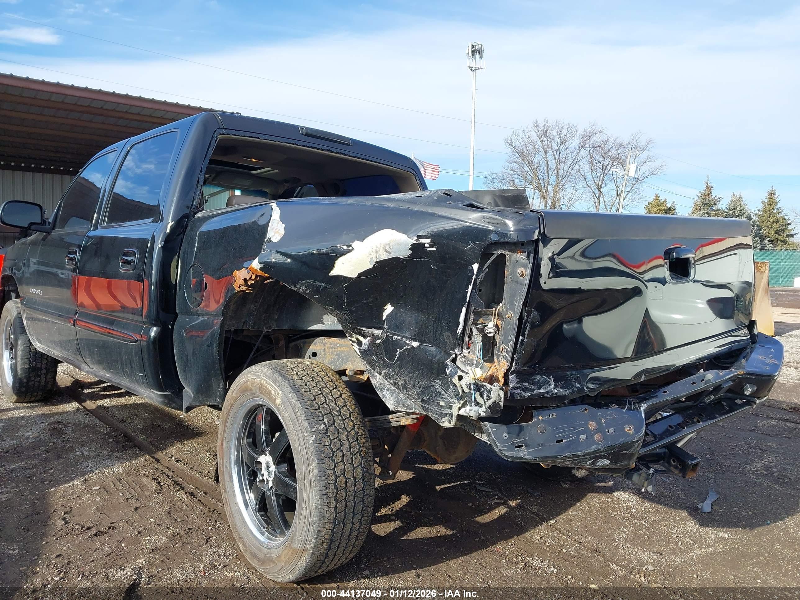 GMC SIERRA image 6
