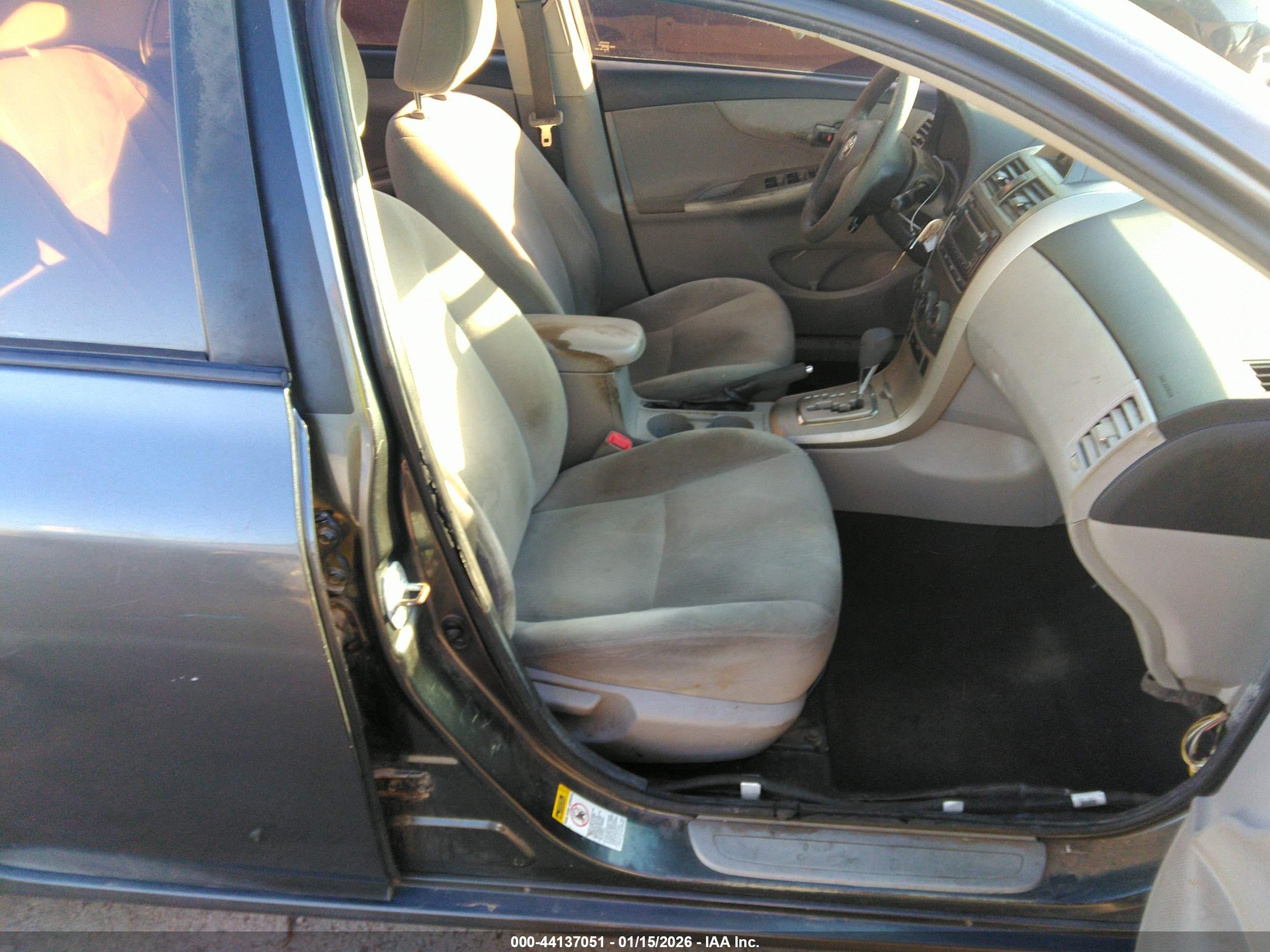 TOYOTA COROLLA image 5