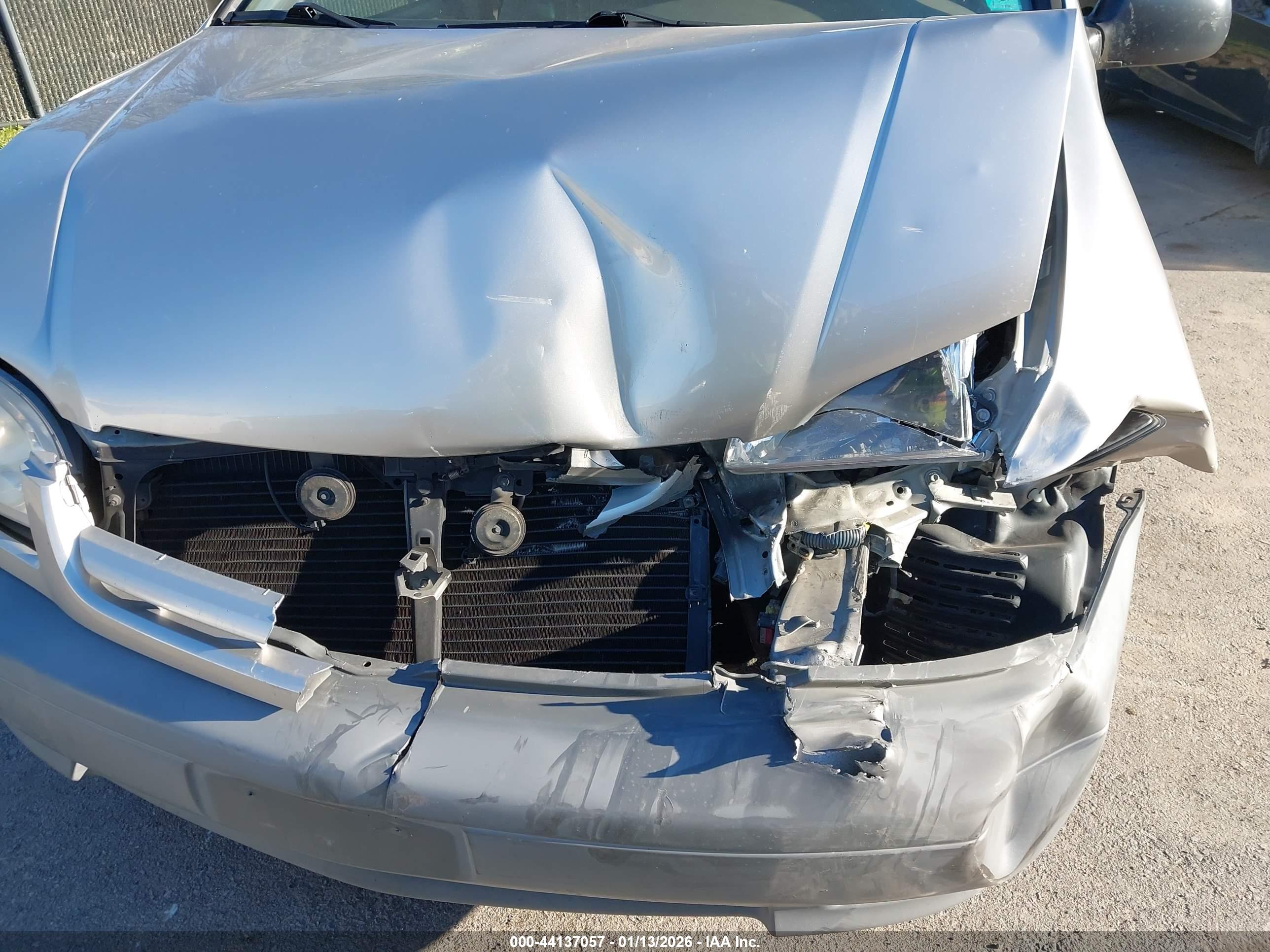TOYOTA SIENNA image 6