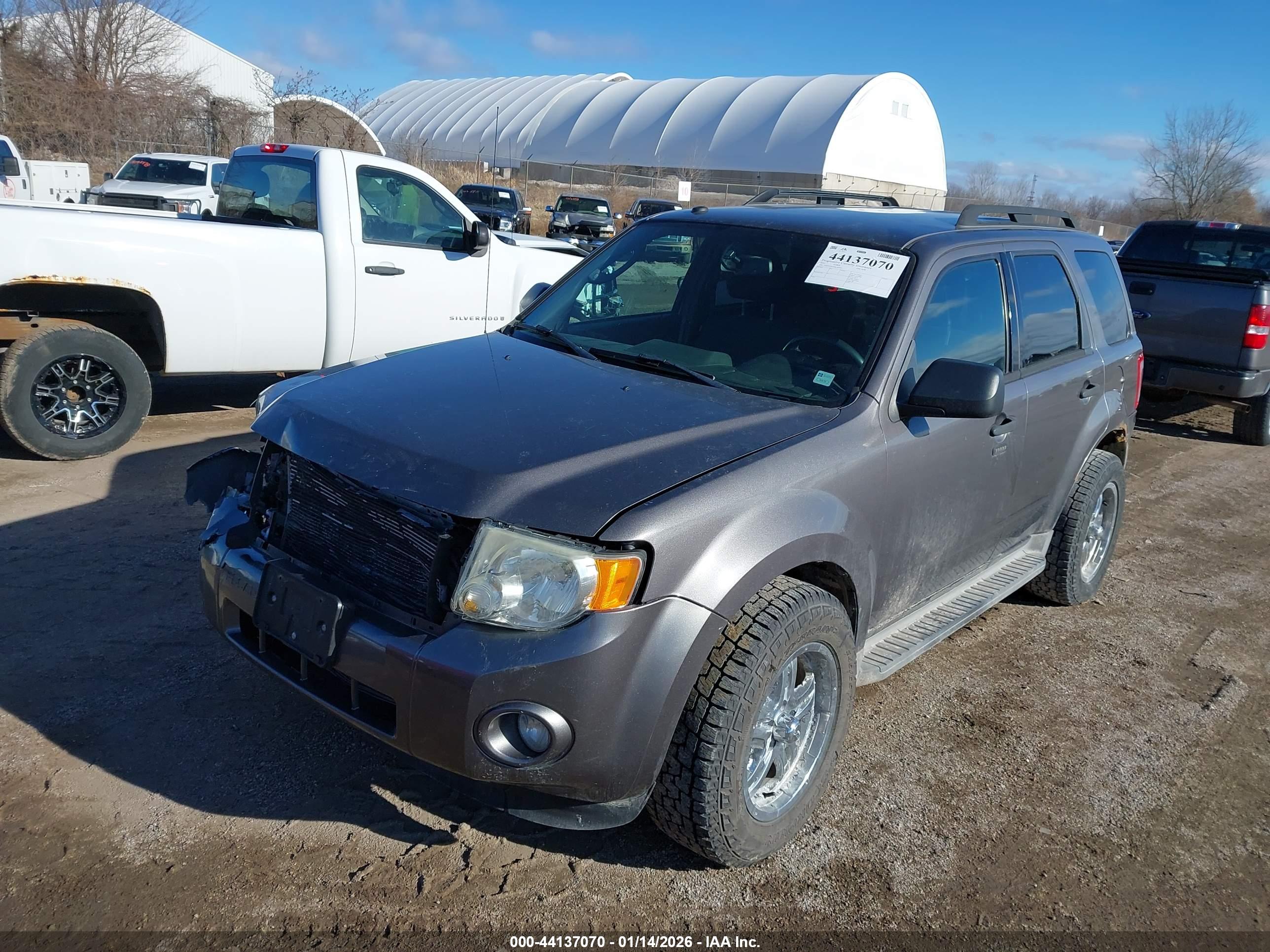 FORD ESCAPE image 2