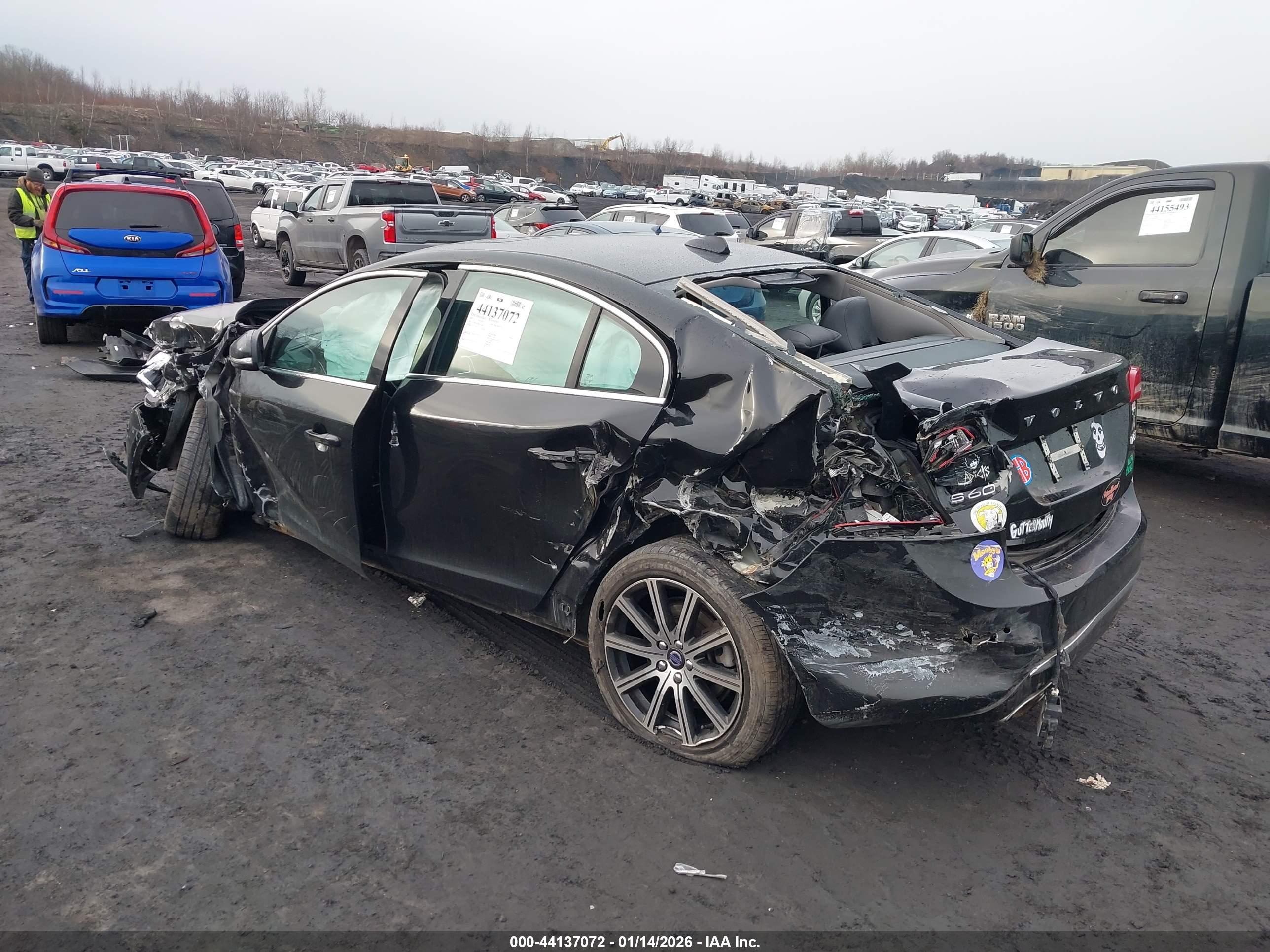 VOLVO S60 image 3