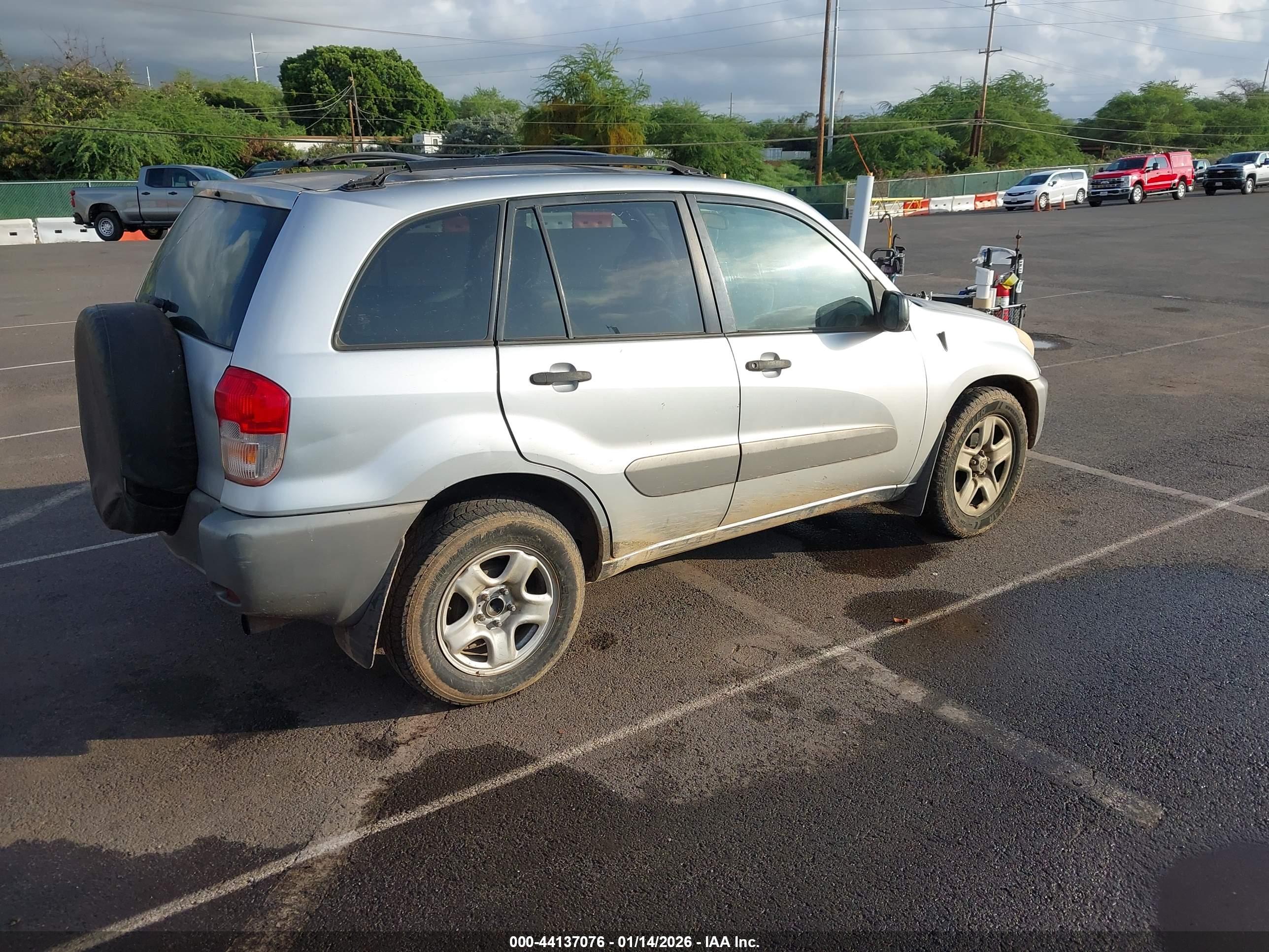 TOYOTA RAV4 image 4