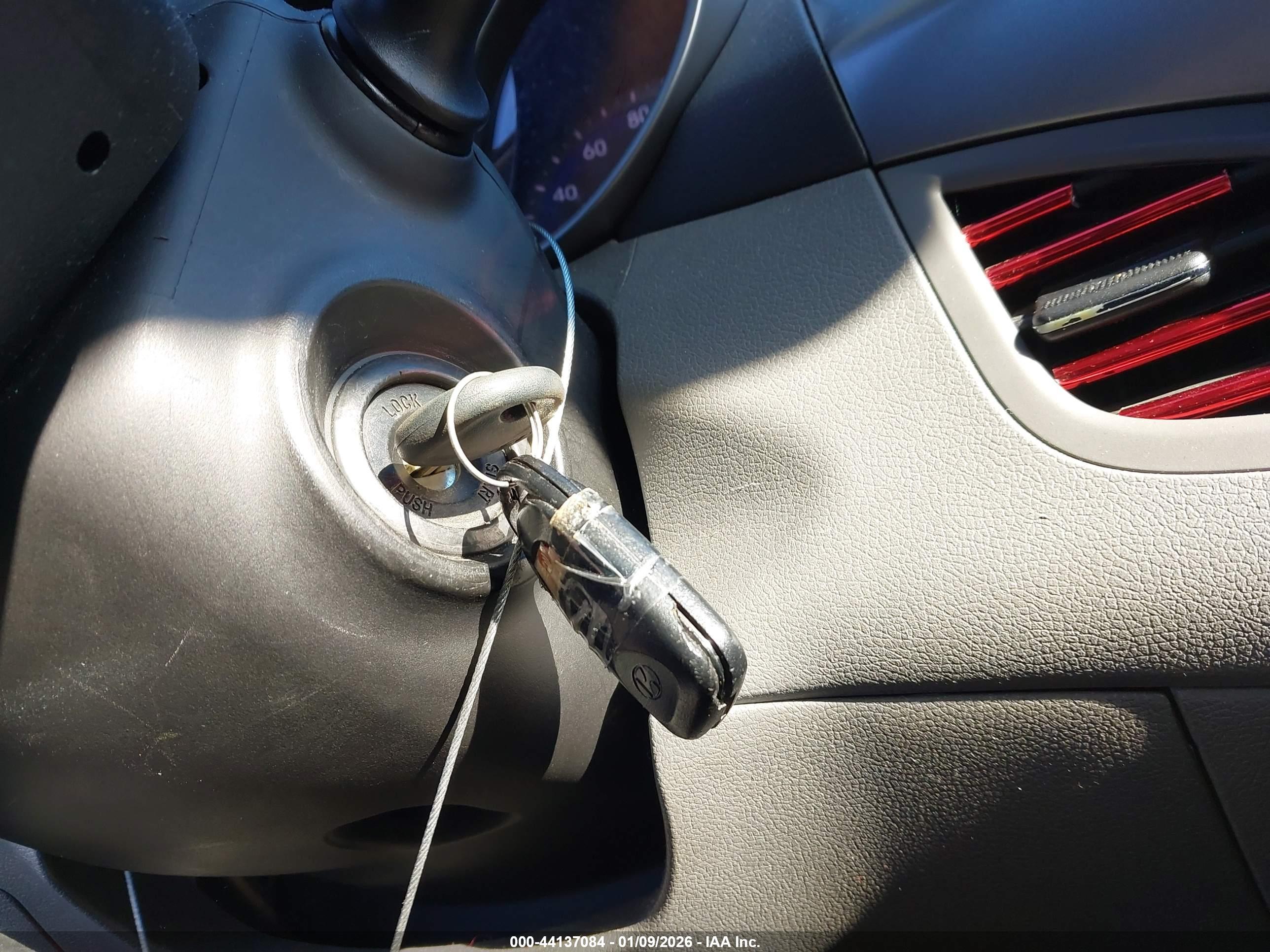 HYUNDAI ELANTRA image 11