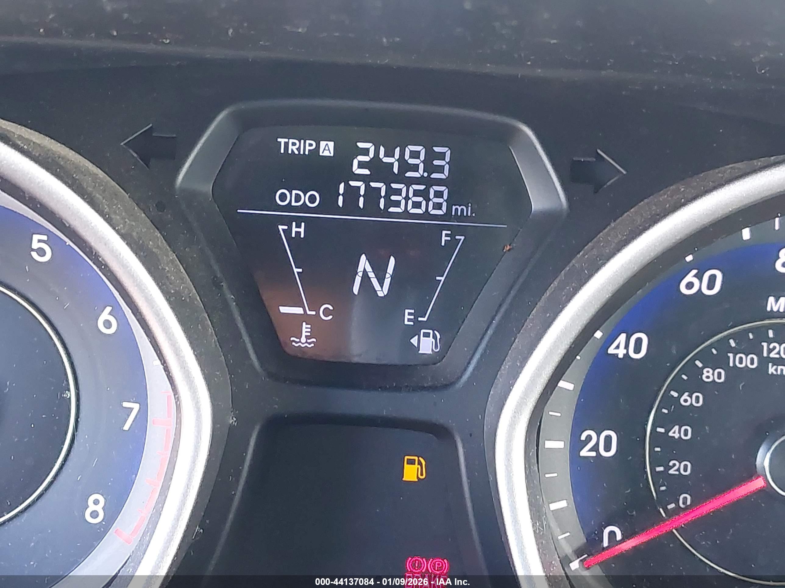 HYUNDAI ELANTRA image 7