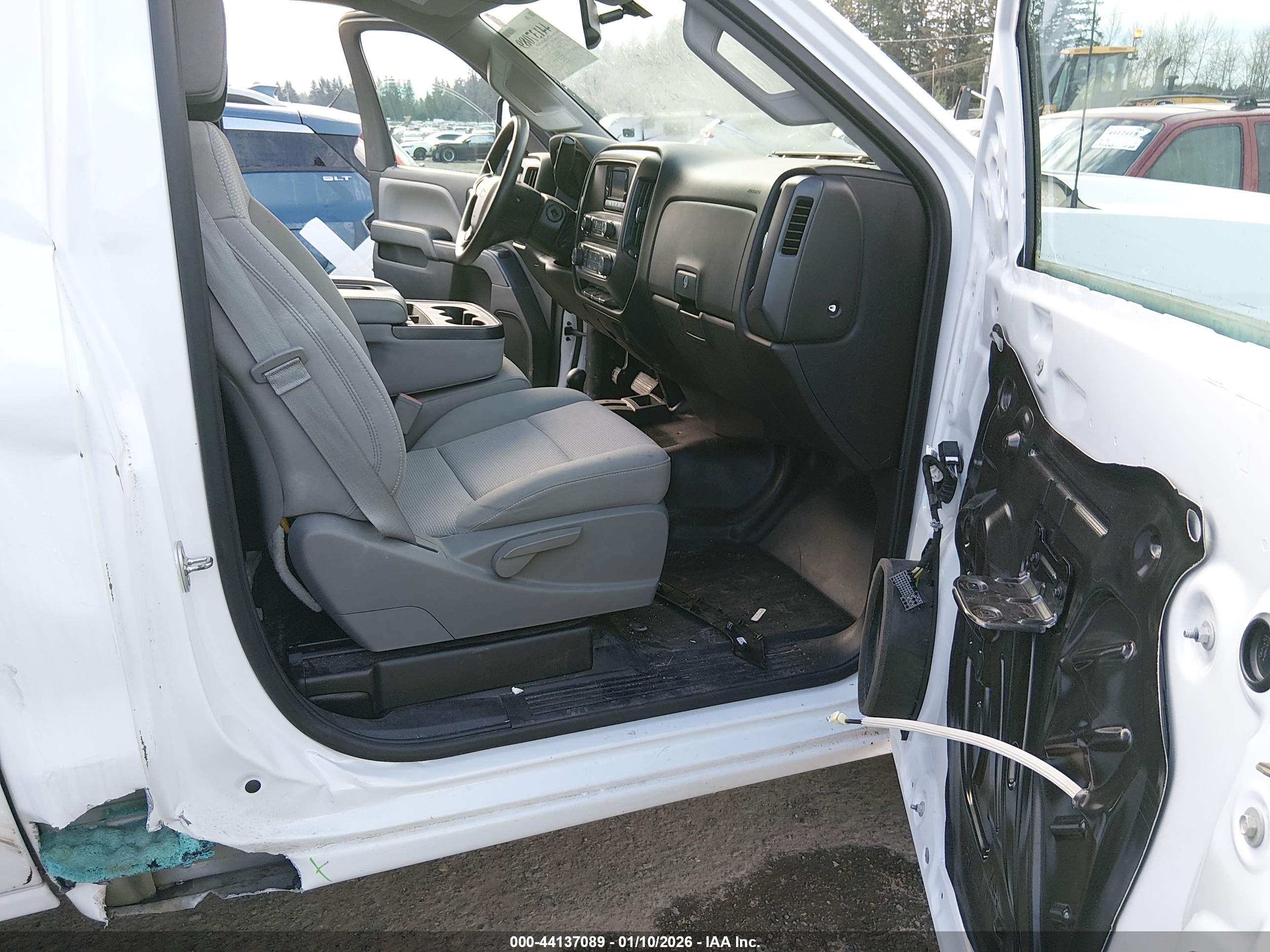 CHEVROLET SILVERADO image 5