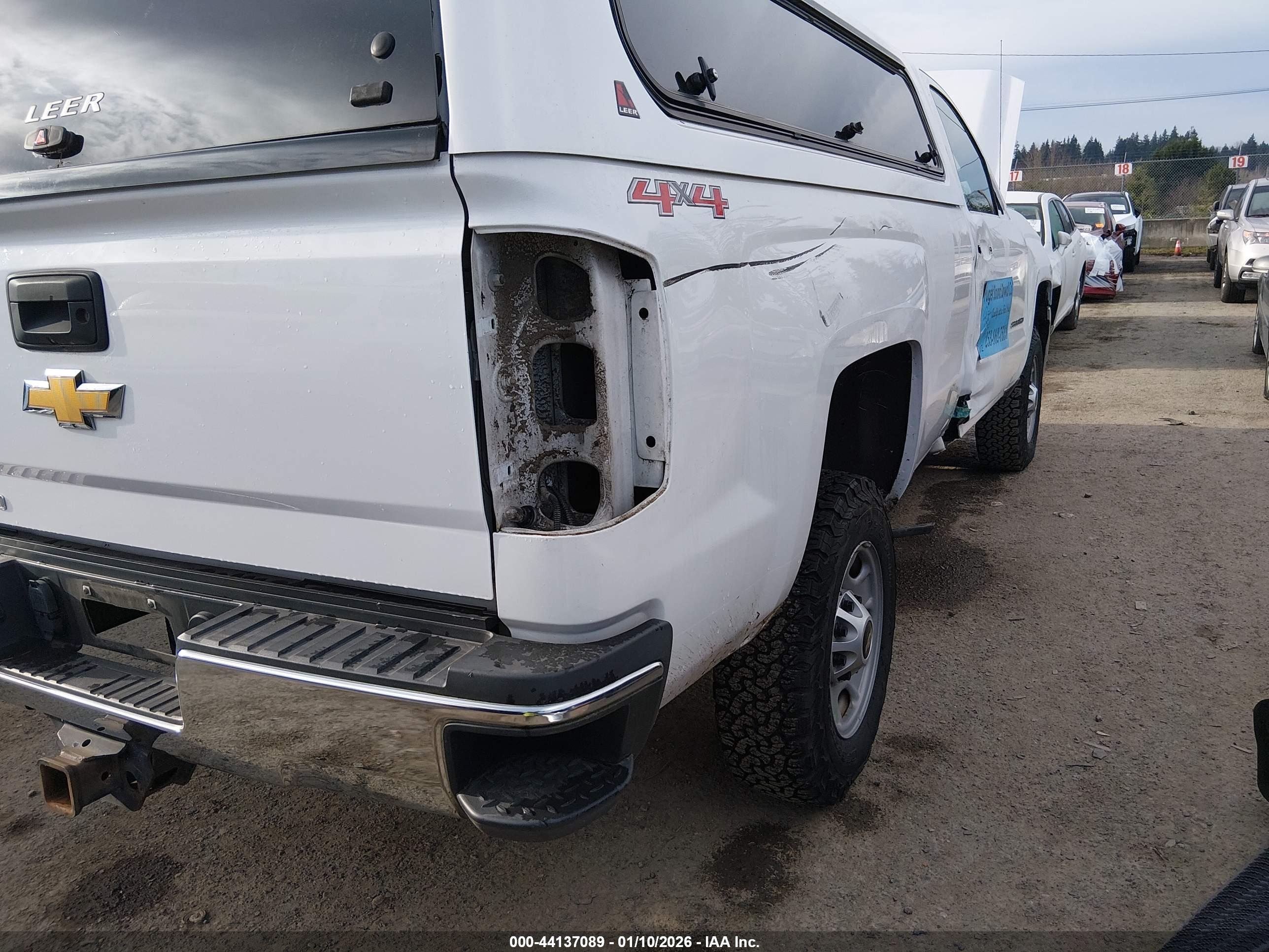 CHEVROLET SILVERADO image 6