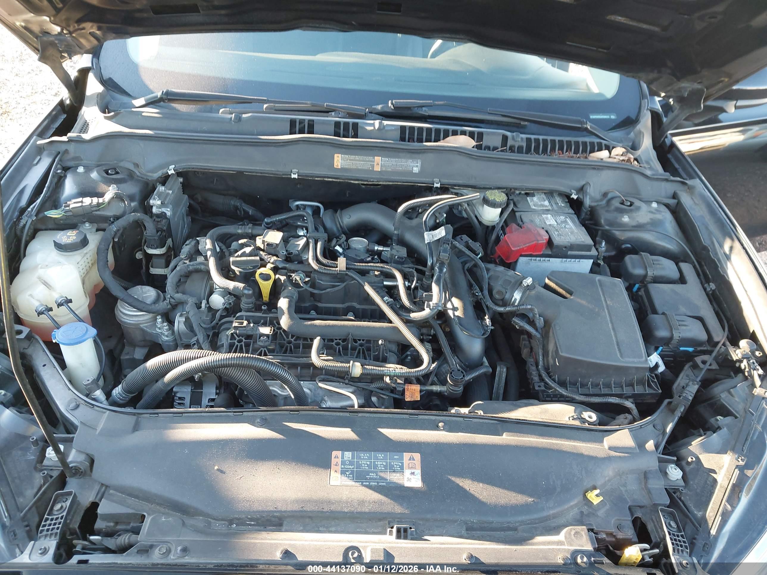FORD FUSION image 10