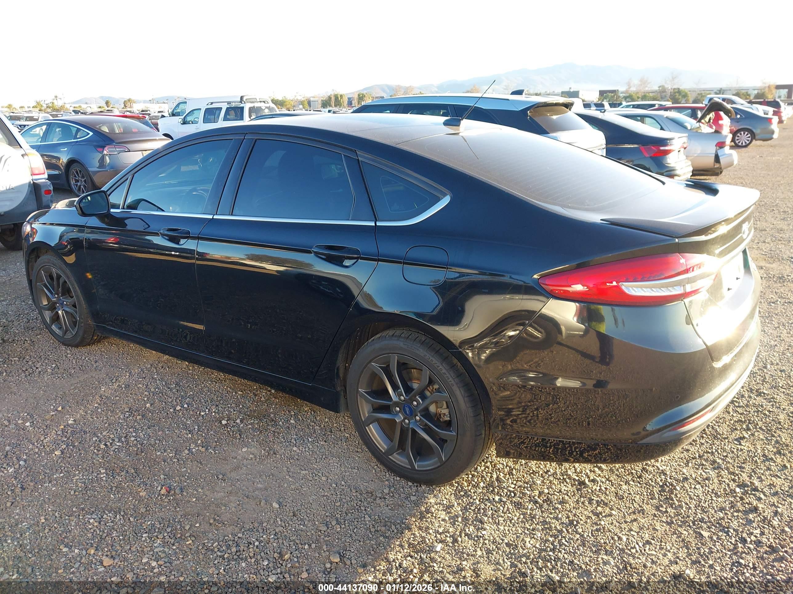 FORD FUSION image 3
