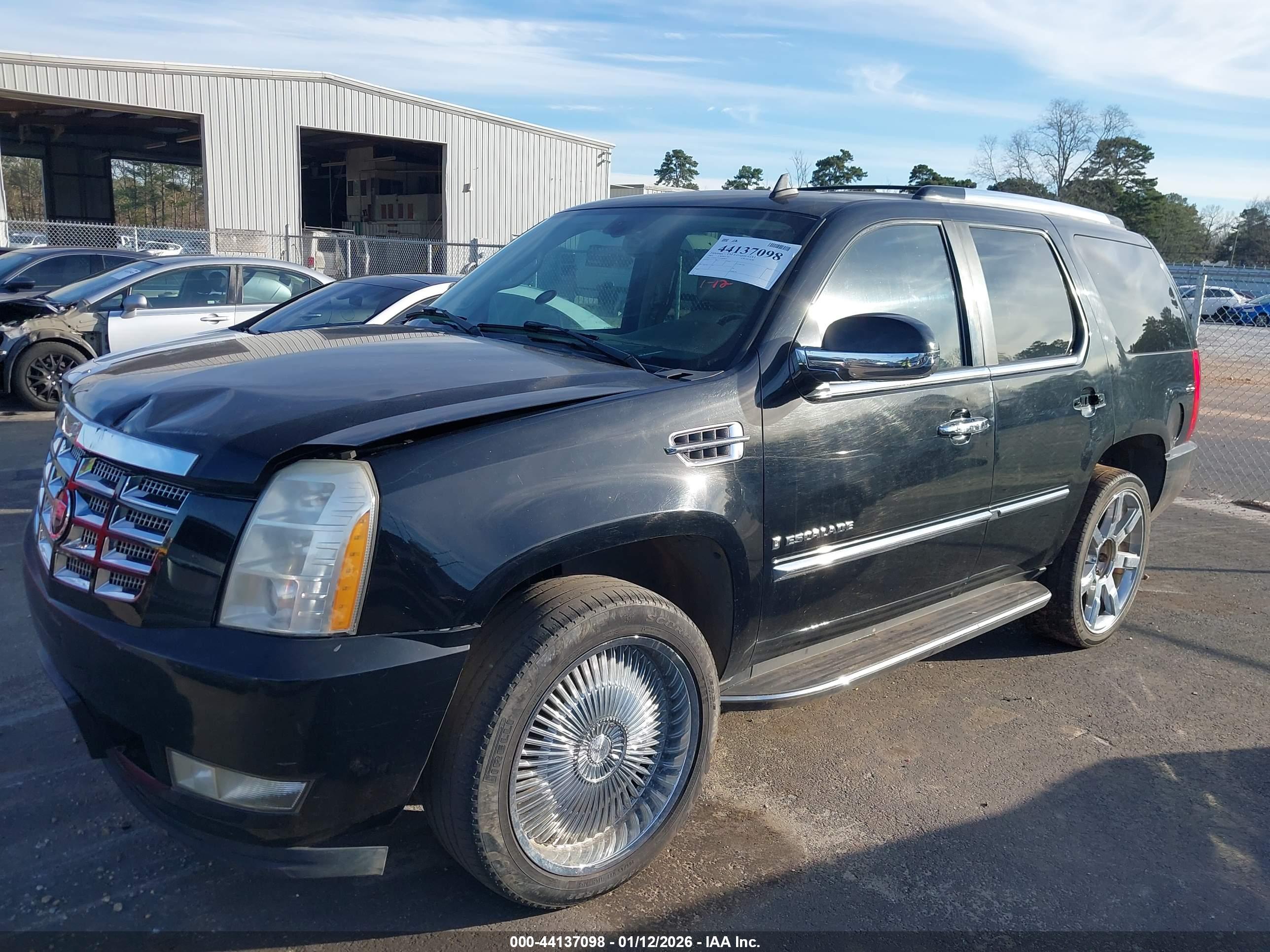 CADILLAC ESCALADE image 2