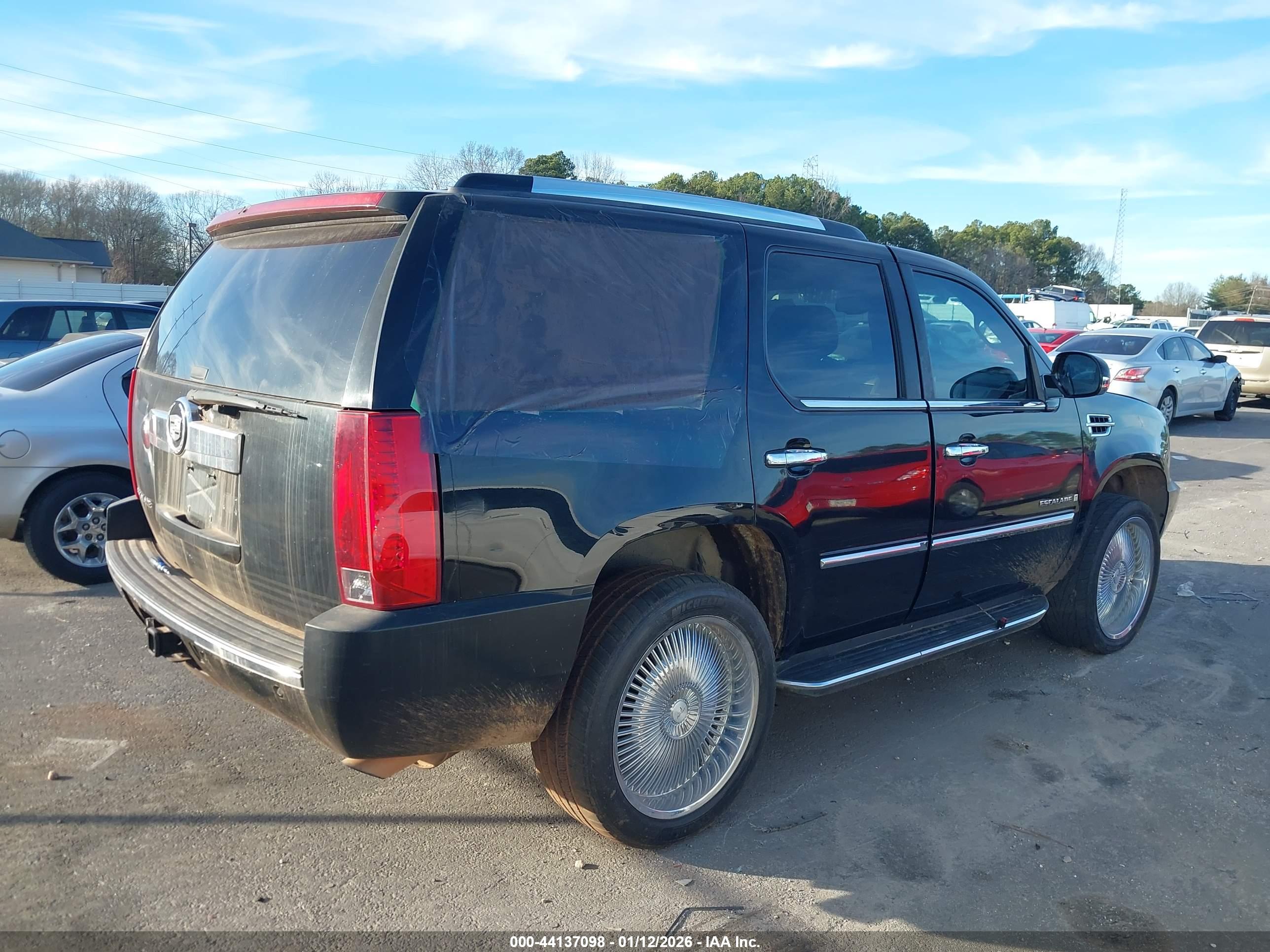 CADILLAC ESCALADE image 4