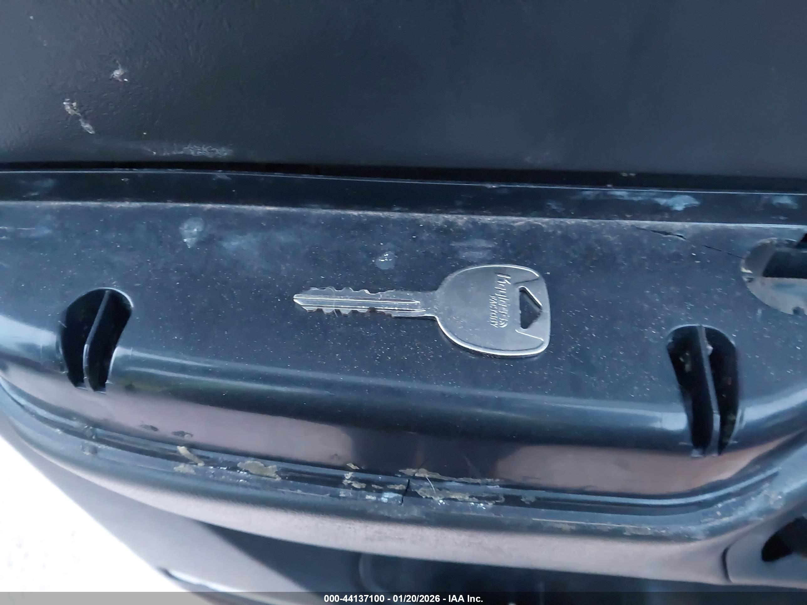 CHEVROLET SILVERADO image 11