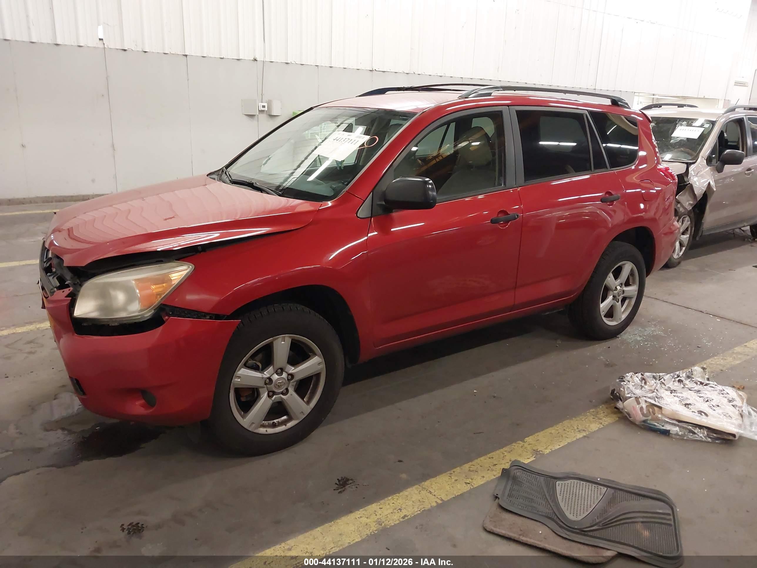 TOYOTA RAV4 image 2
