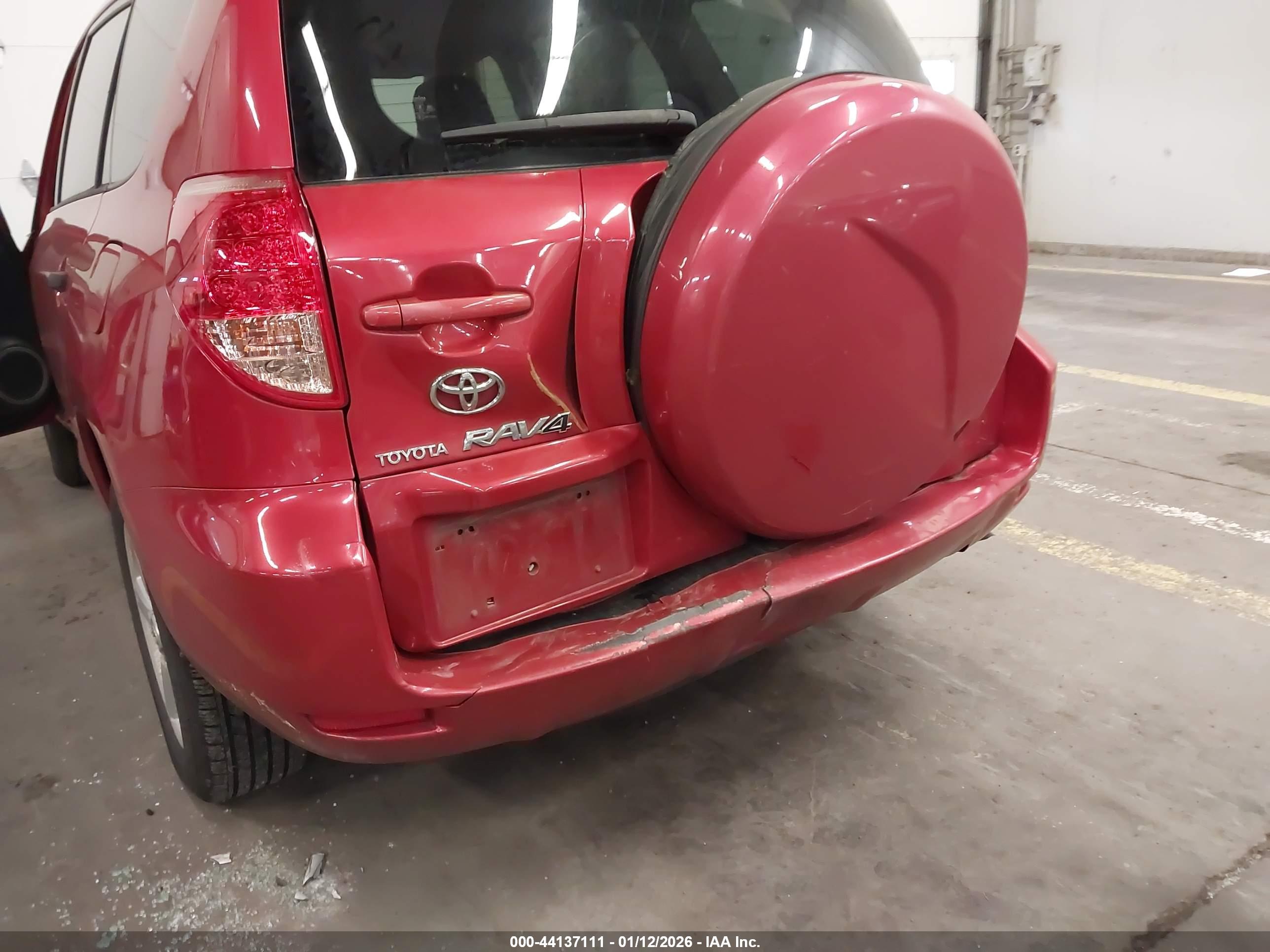 TOYOTA RAV4 image 6