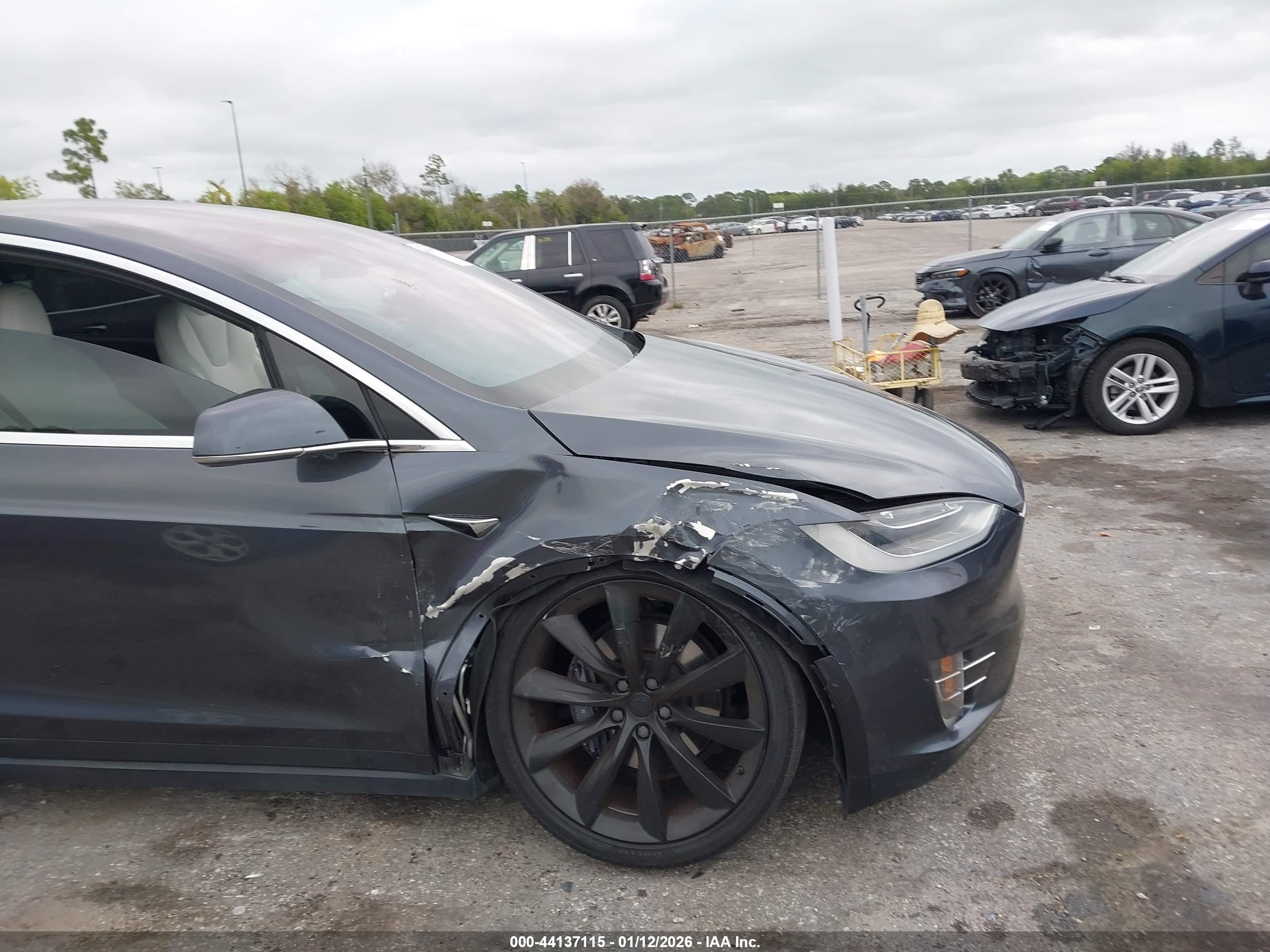TESLA MODEL image 6