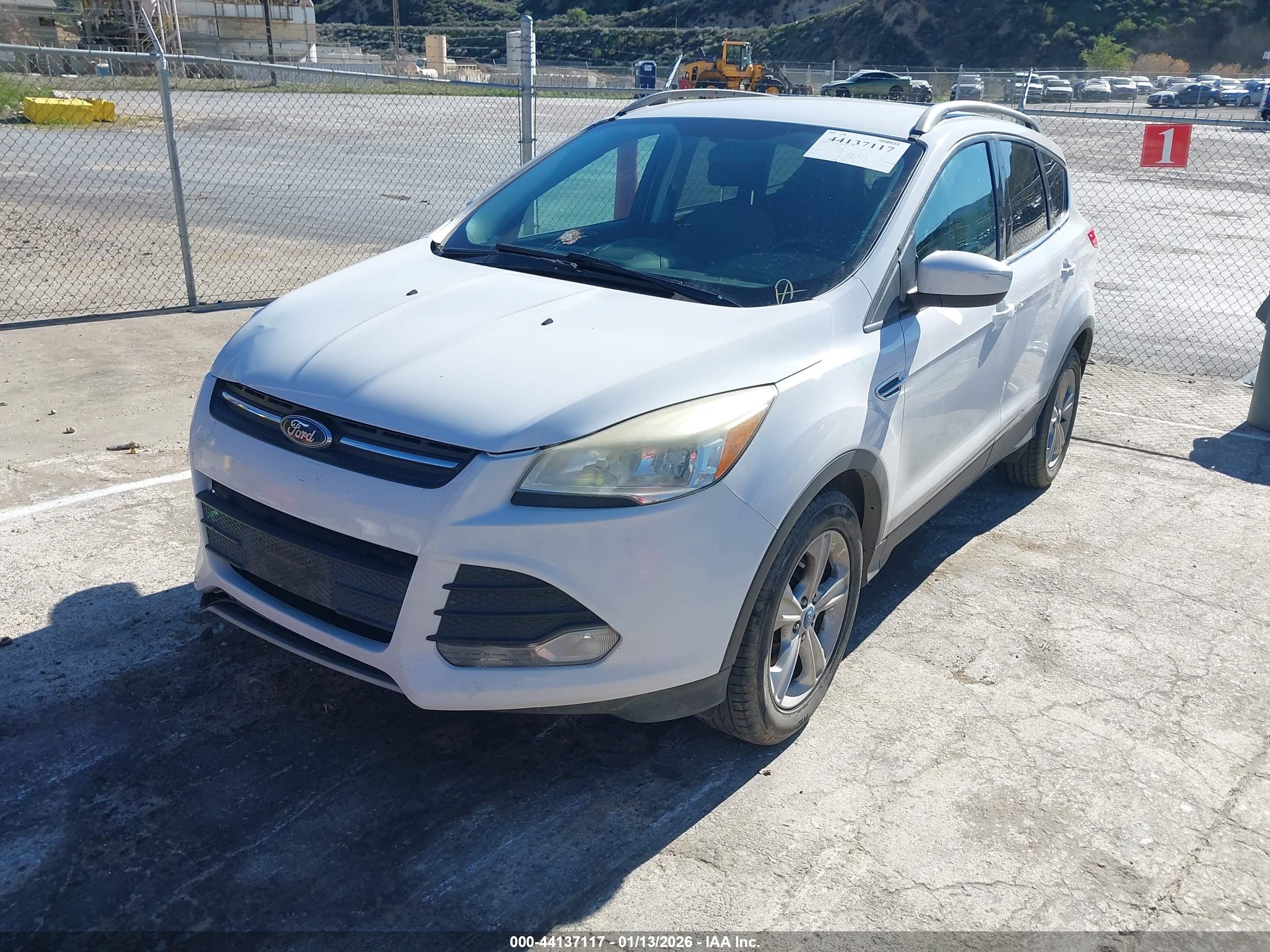 FORD ESCAPE image 2