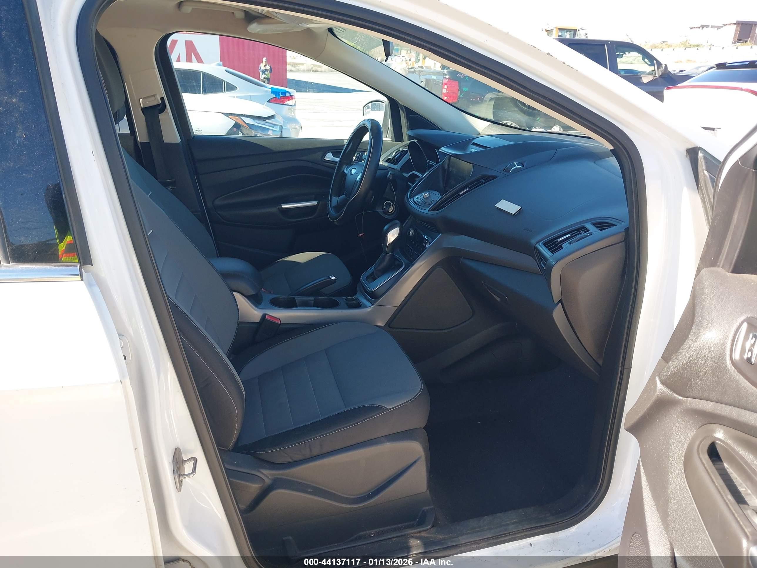 FORD ESCAPE image 5