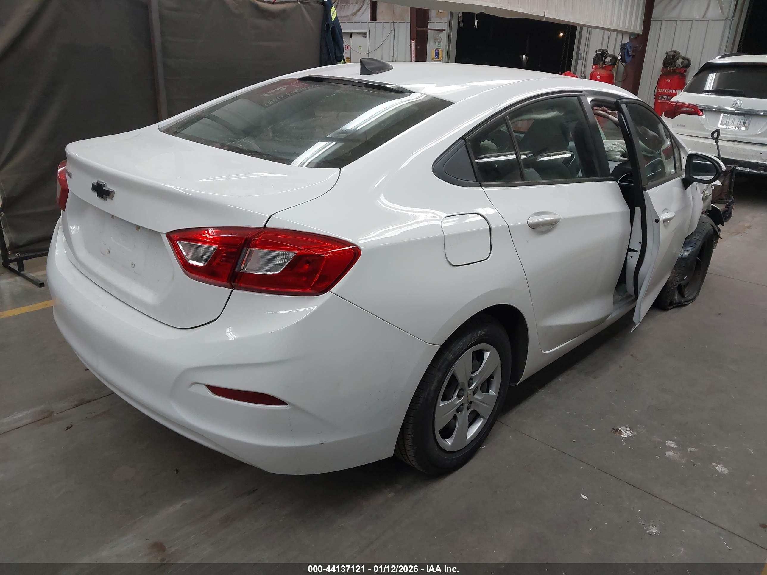 CHEVROLET CRUZE image 4