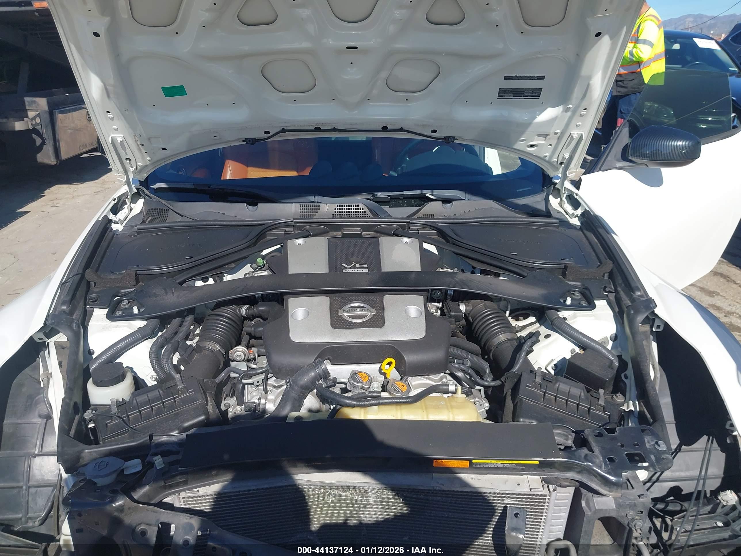 NISSAN 370Z image 10