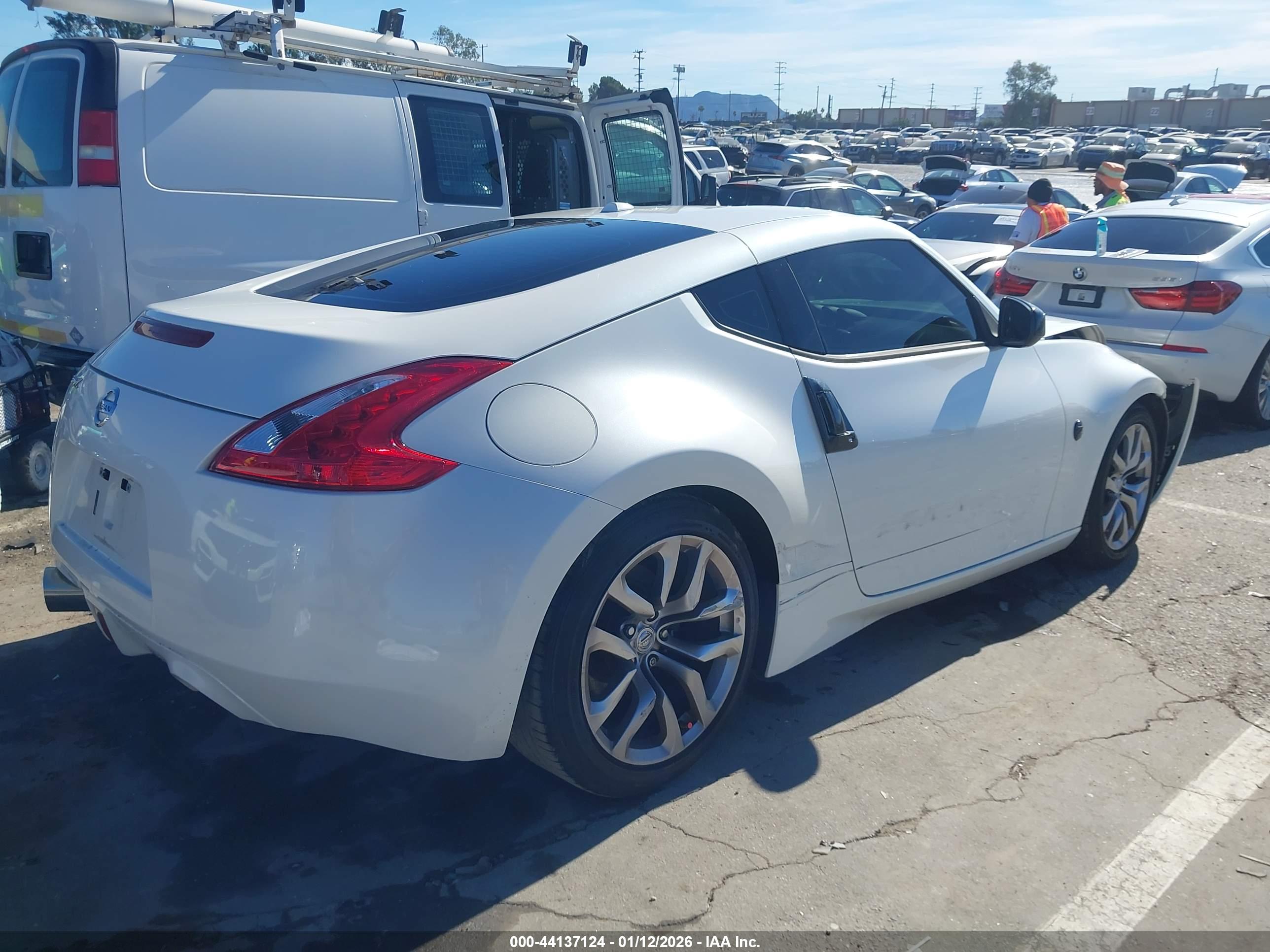 NISSAN 370Z image 4