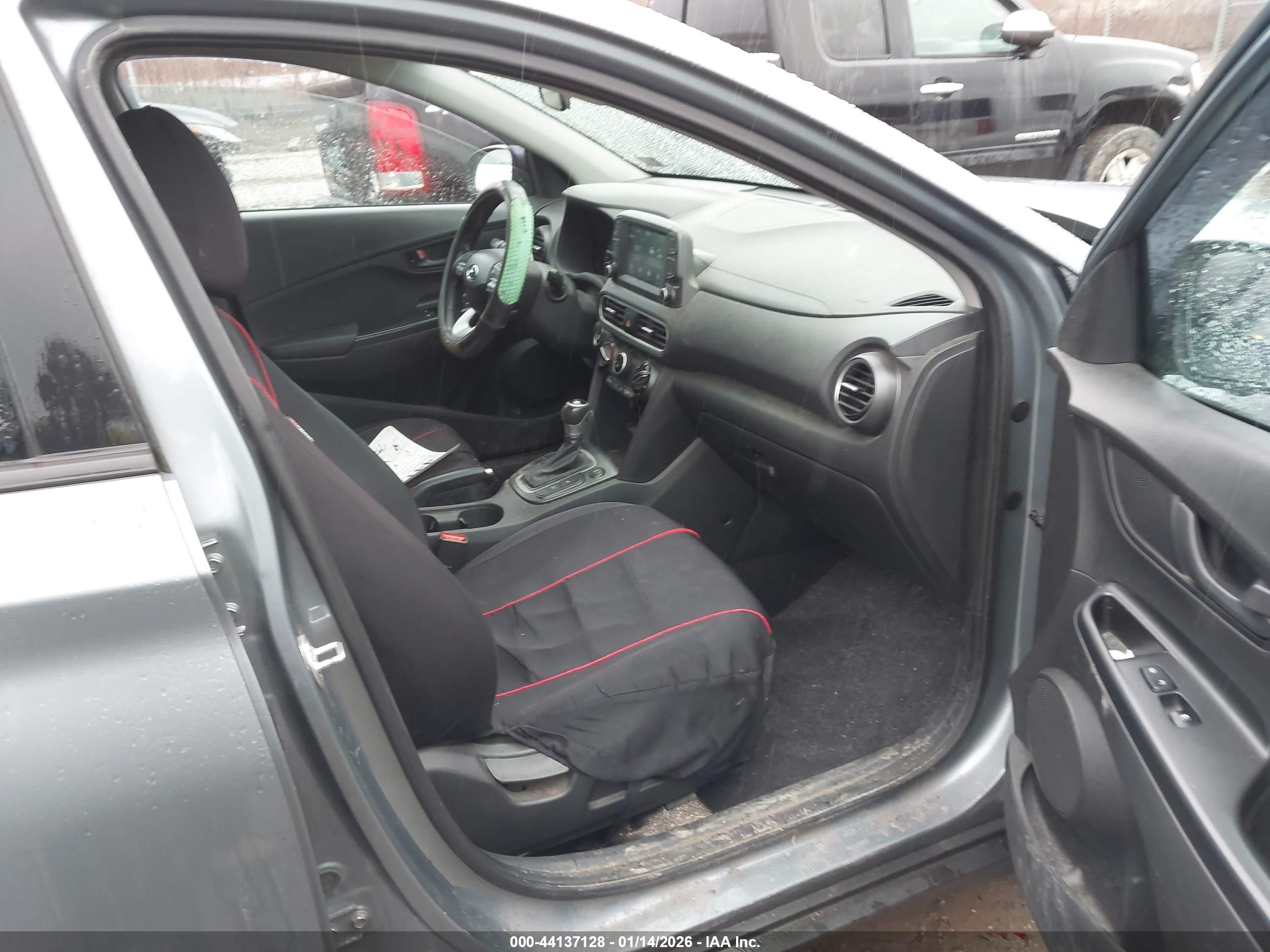 HYUNDAI KONA image 5