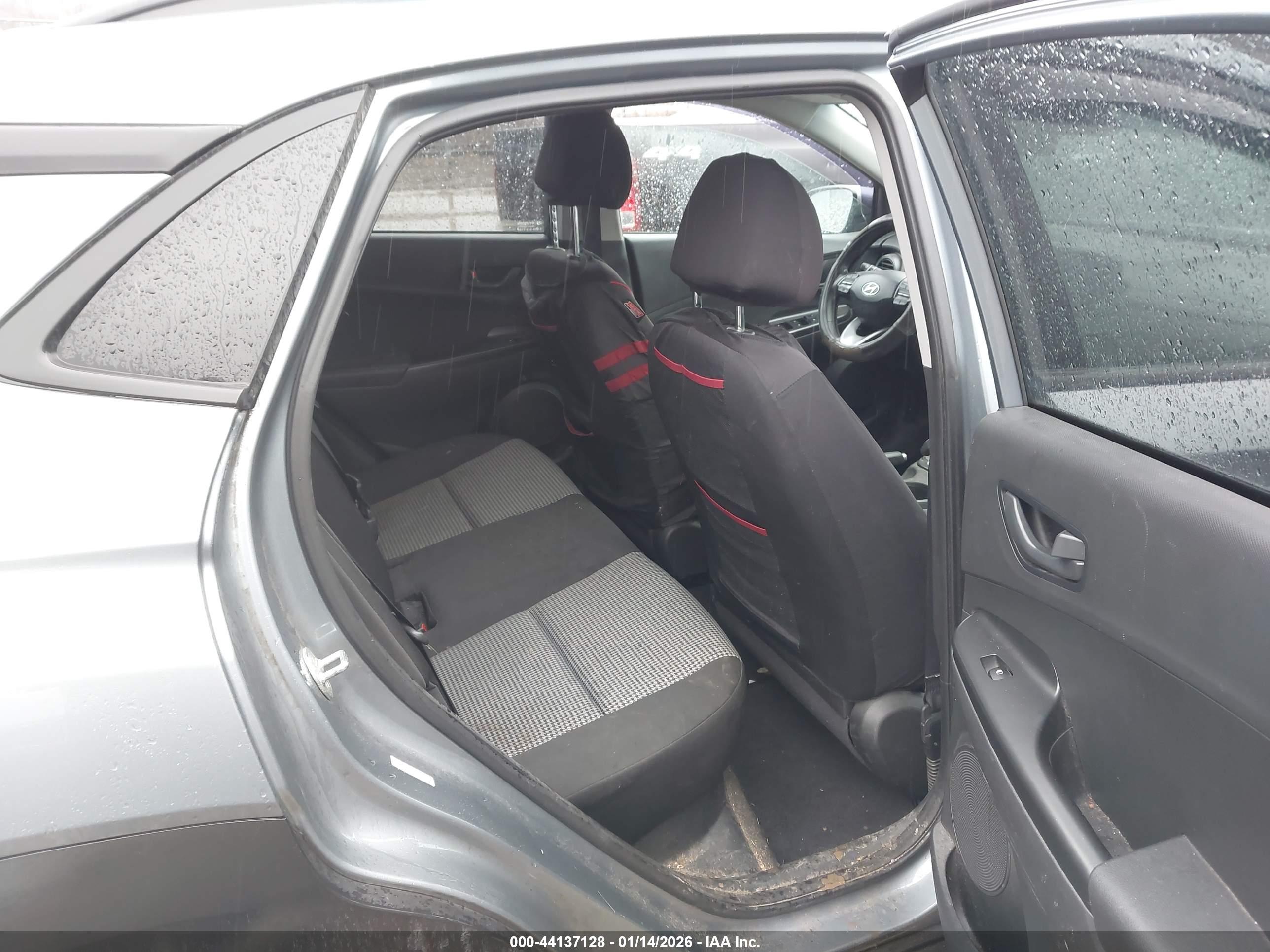 HYUNDAI KONA image 8