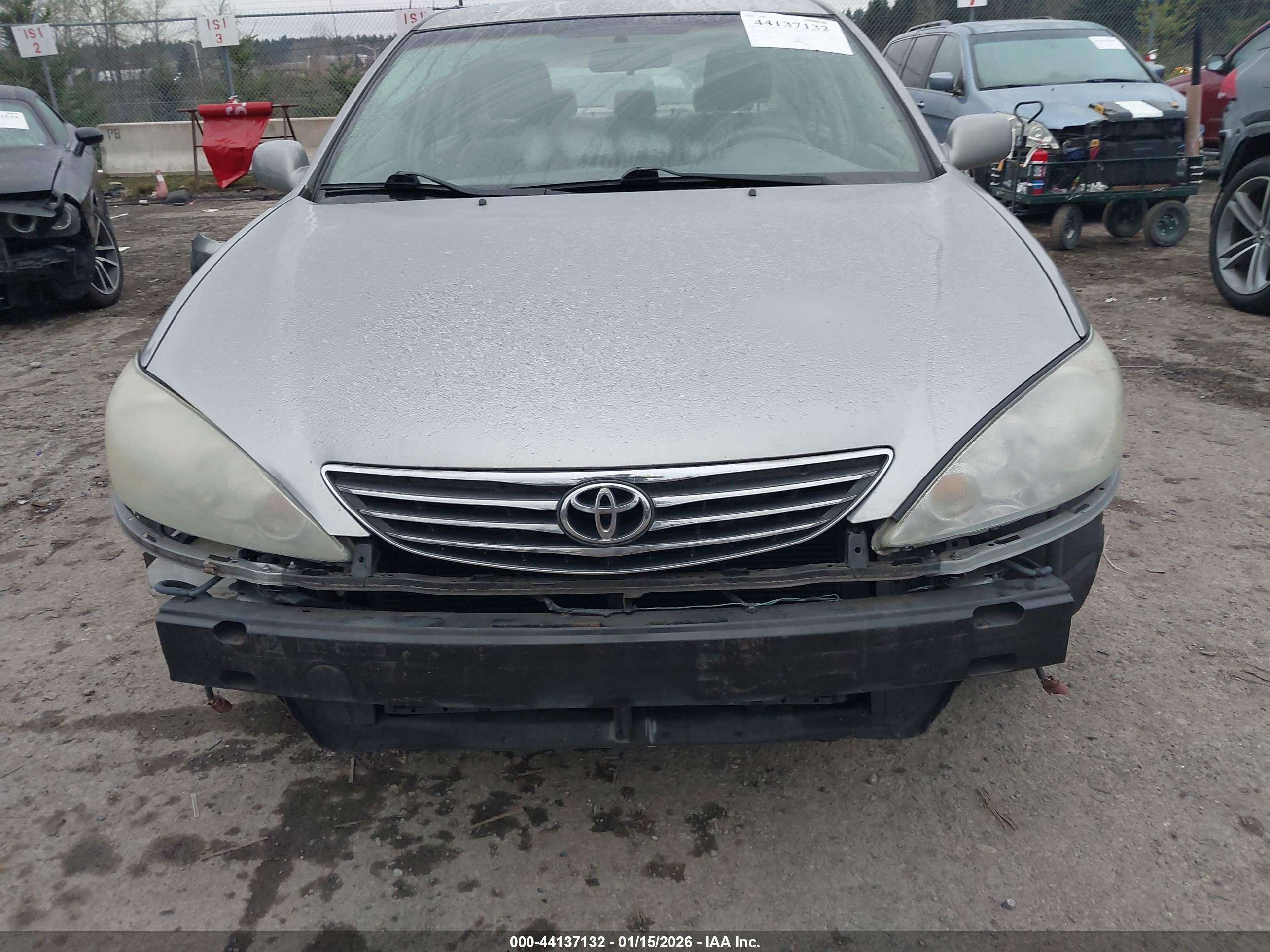 TOYOTA CAMRY image 6