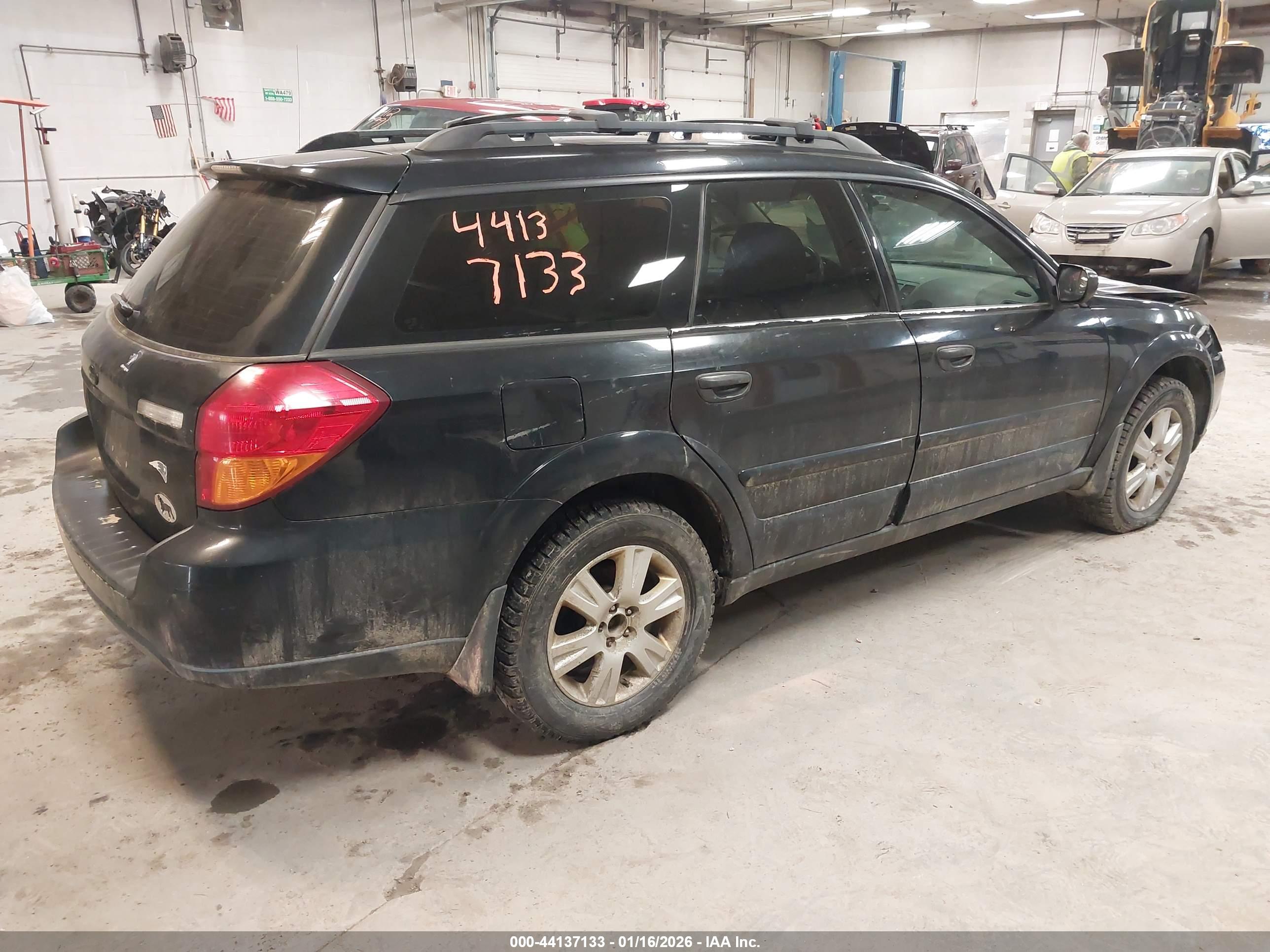 SUBARU OUTBACK image 4