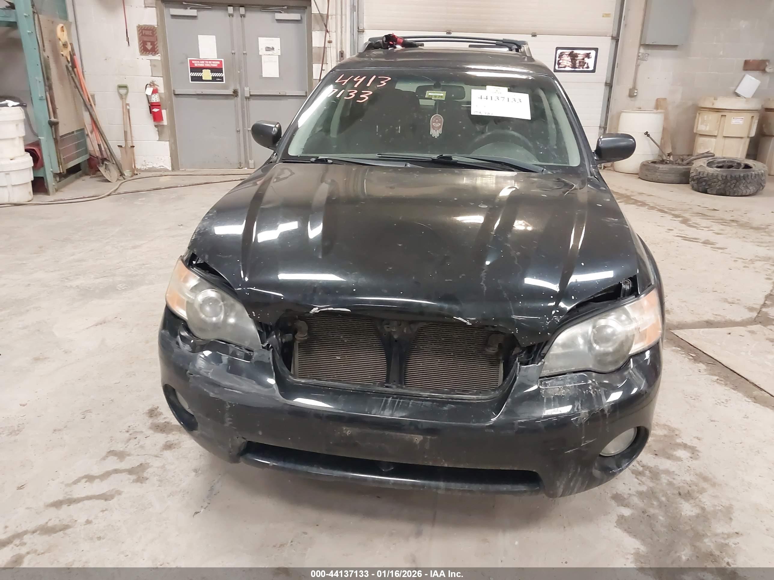 SUBARU OUTBACK image 6