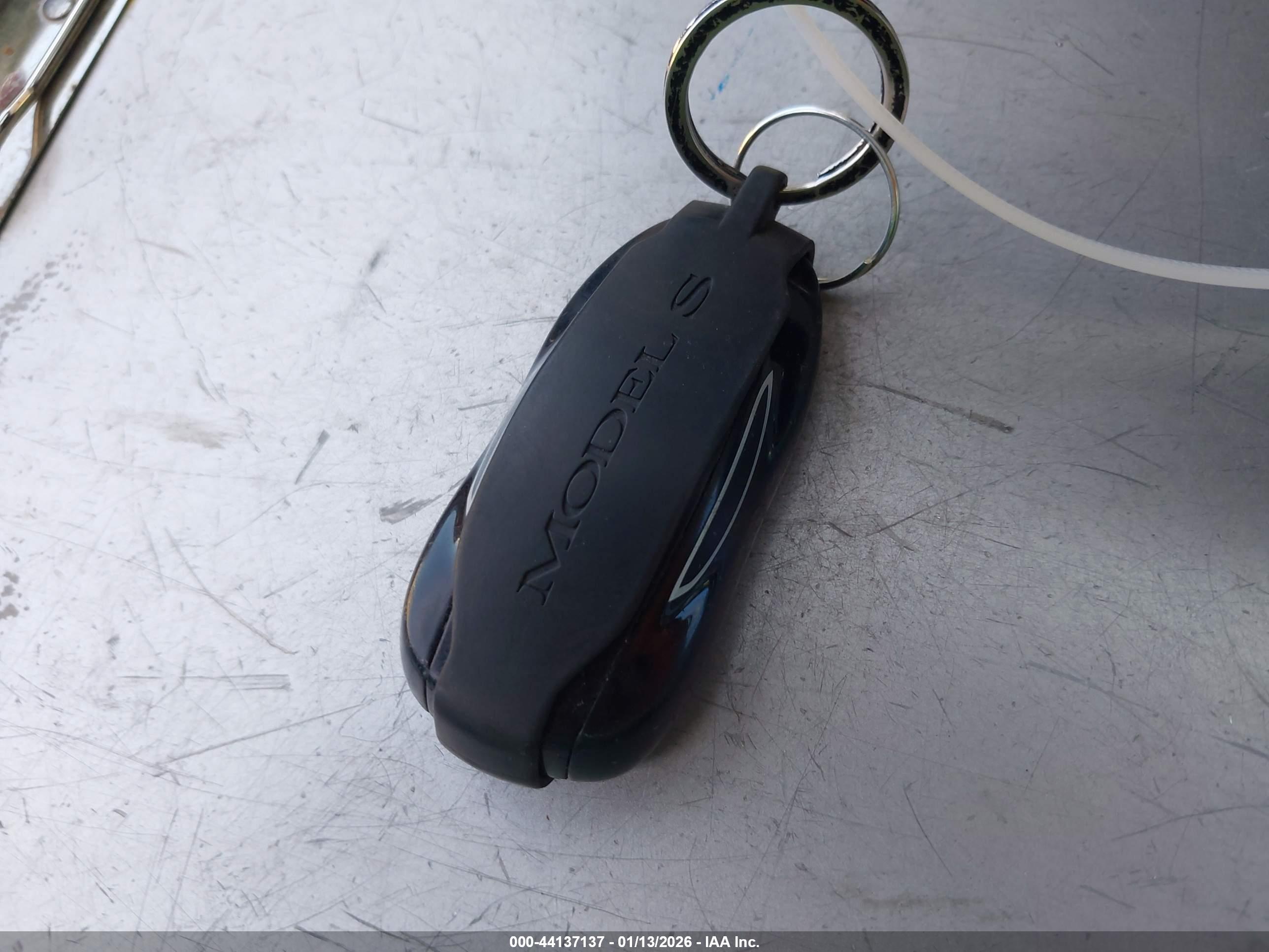 TESLA MODEL image 11