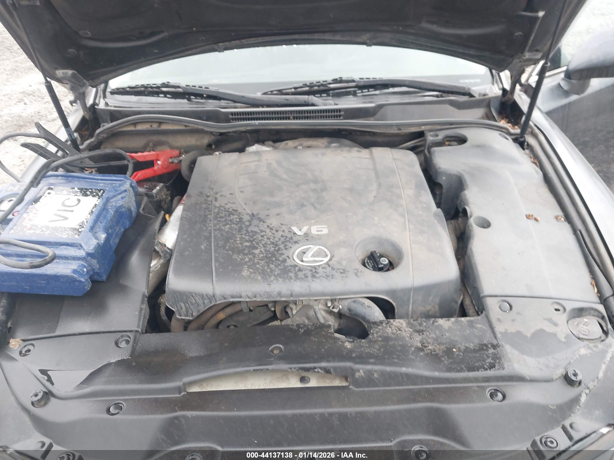 LEXUS IS image 10