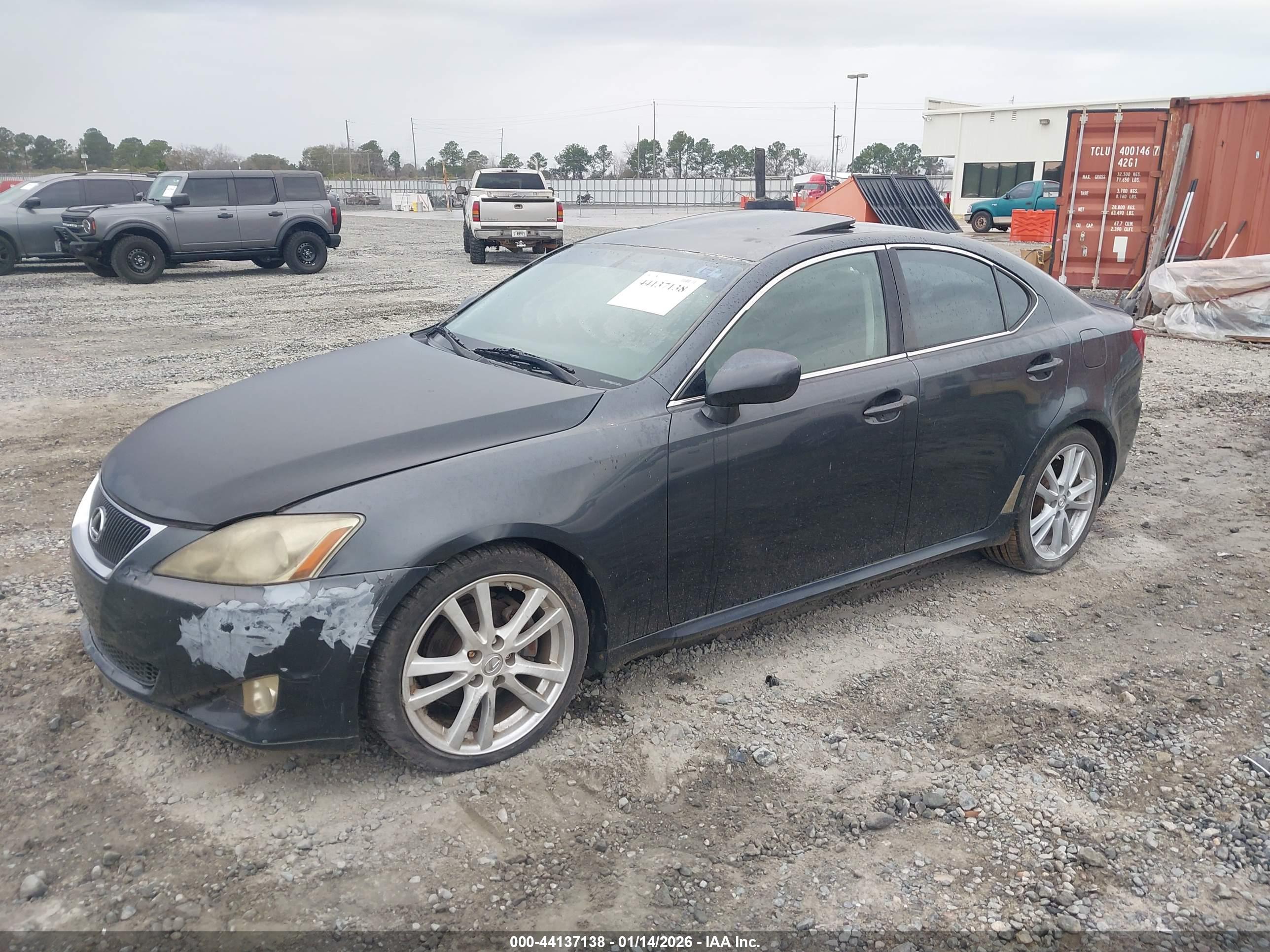 LEXUS IS image 2