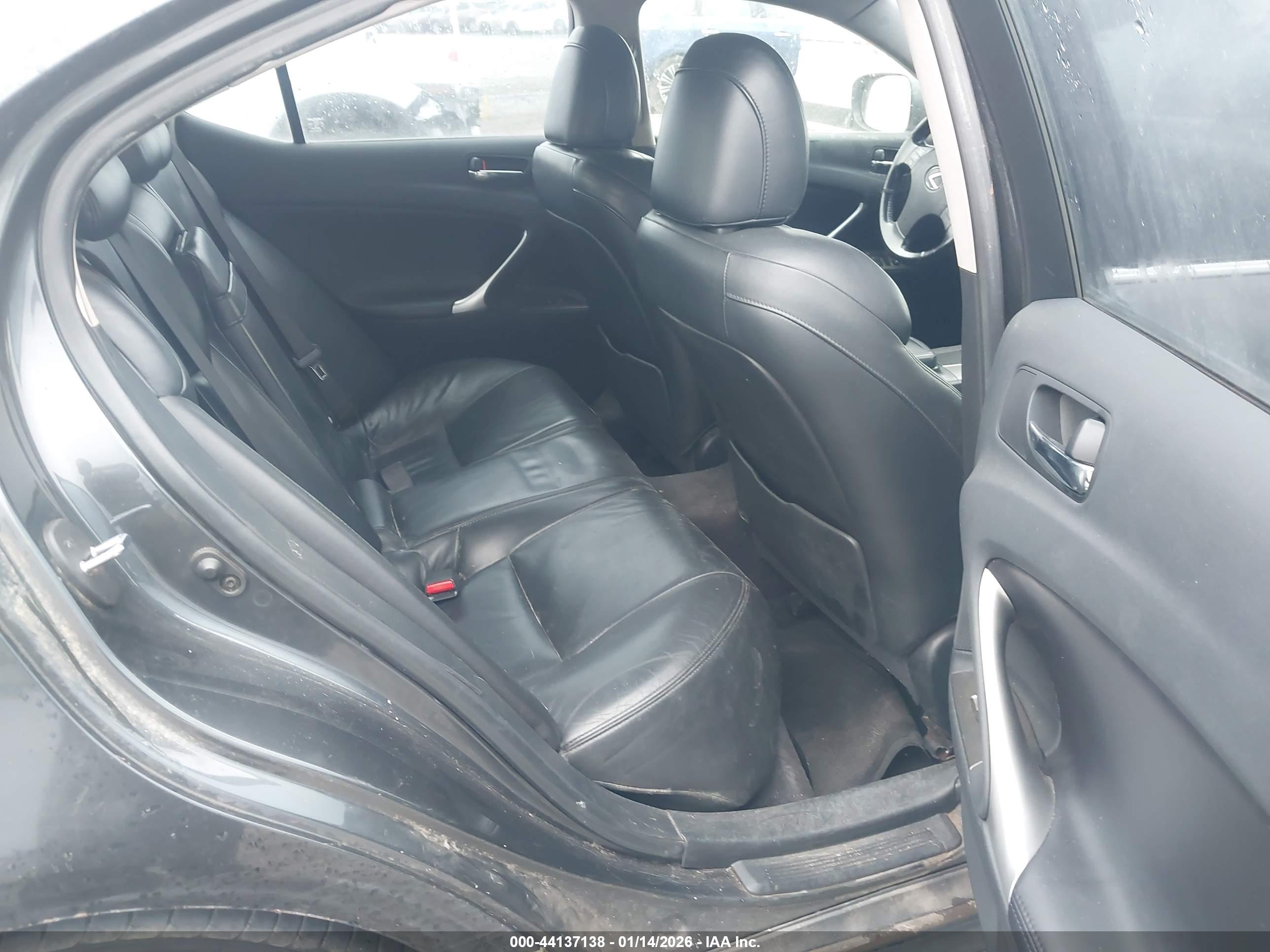 LEXUS IS image 8