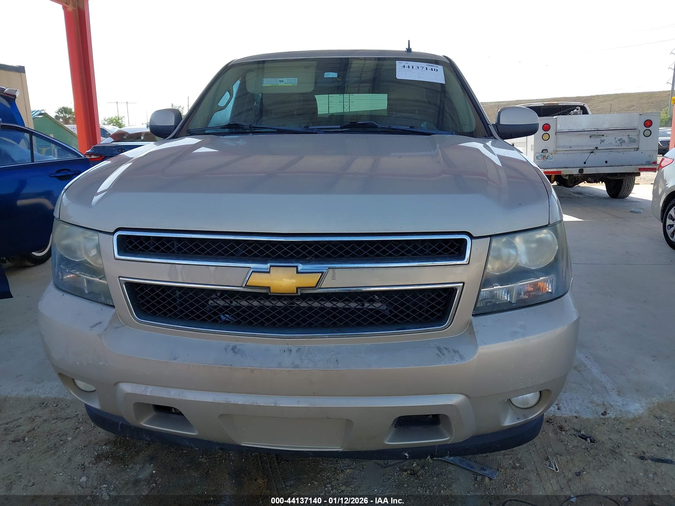 CHEVROLET TAHOE image 6