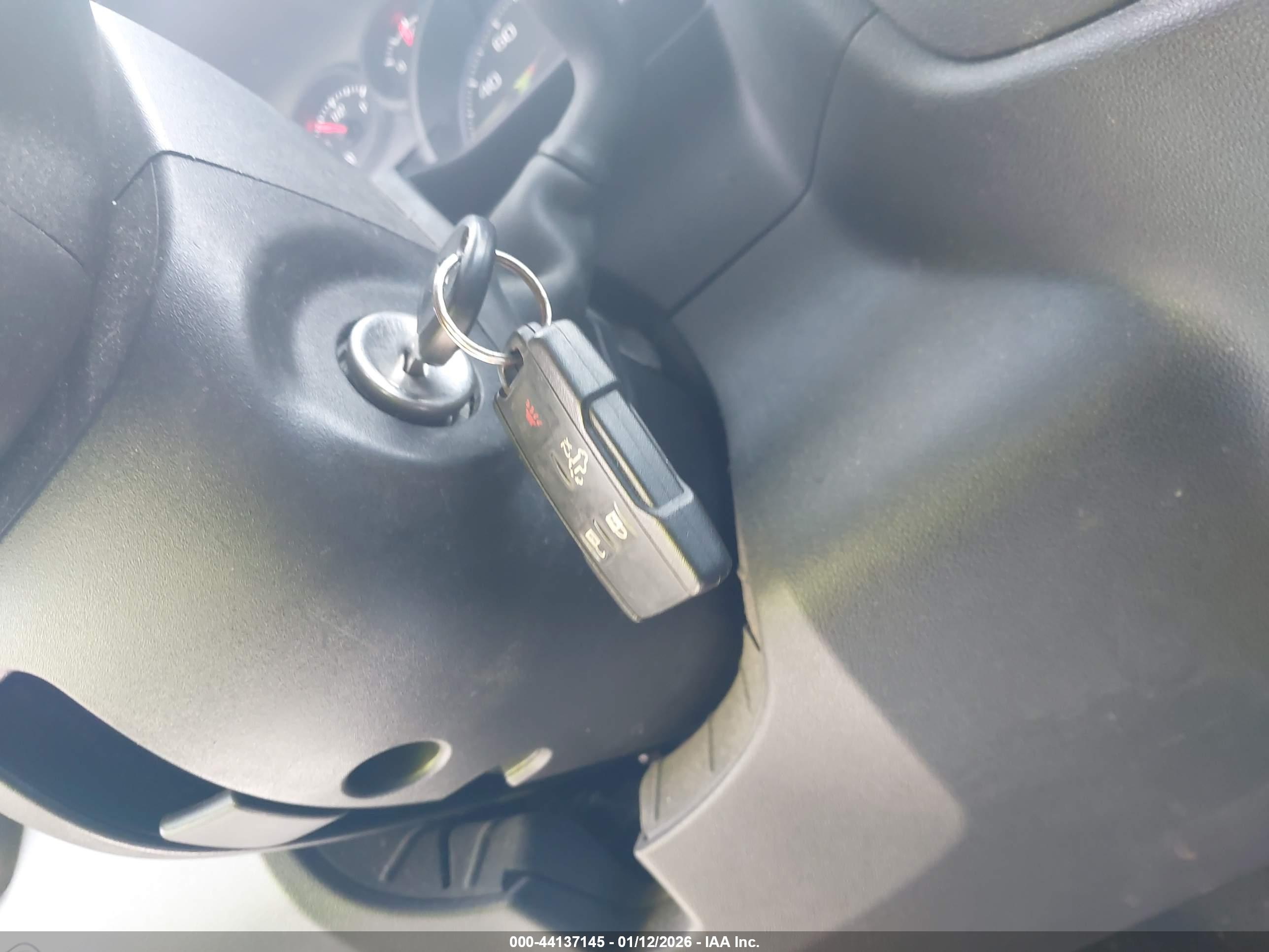 CHEVROLET SILVERADO image 11