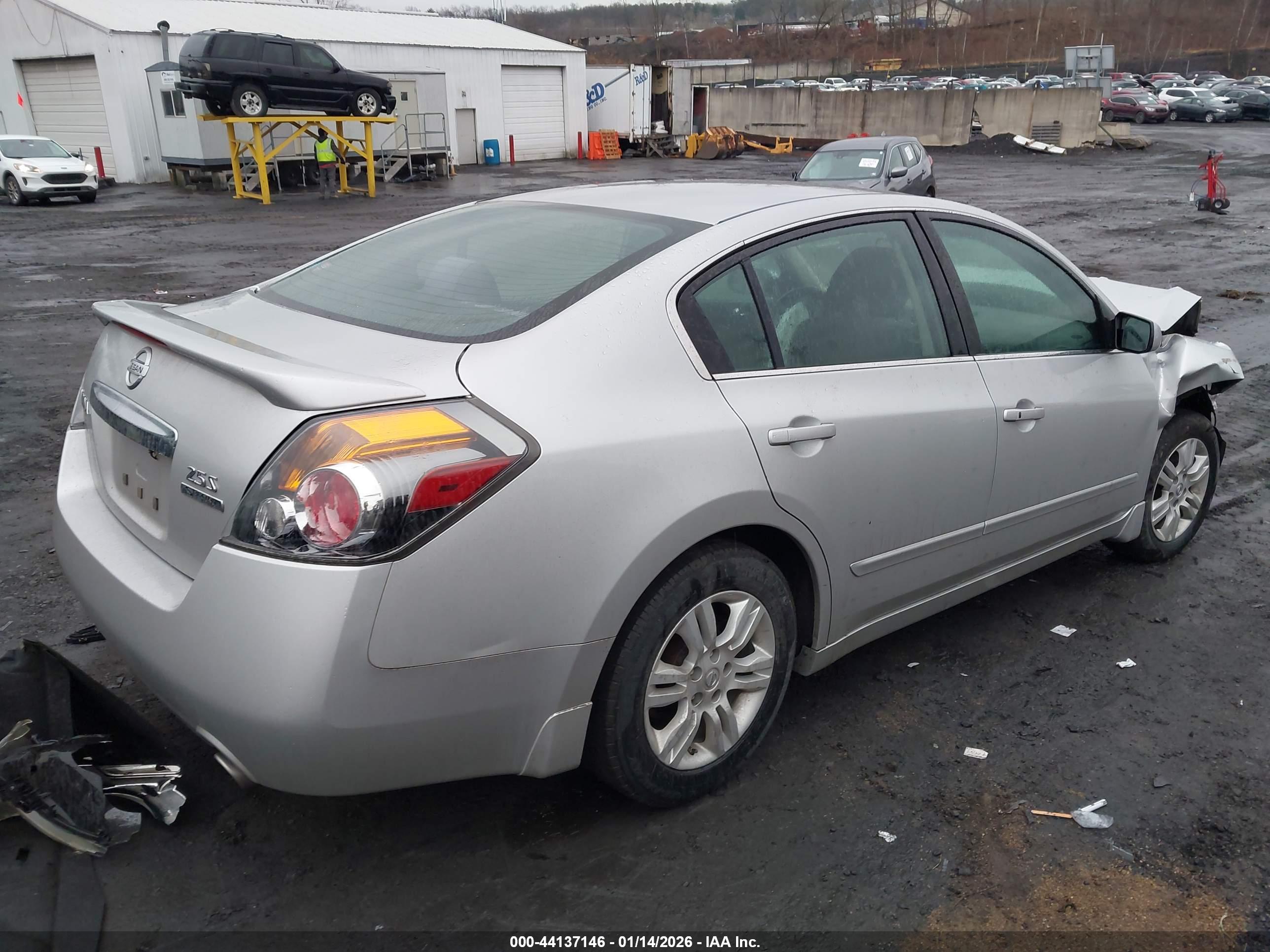 NISSAN ALTIMA image 4