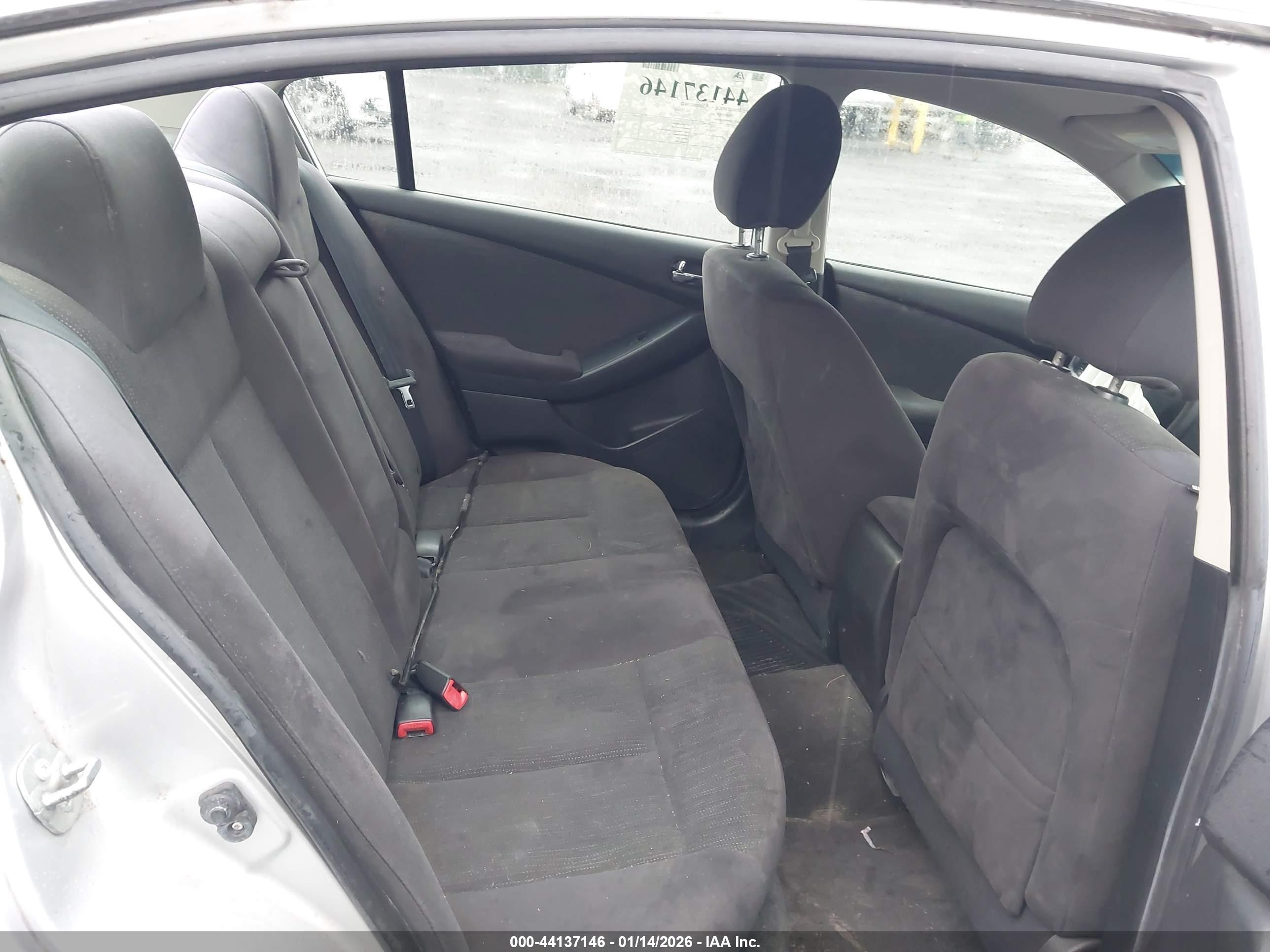 NISSAN ALTIMA image 8
