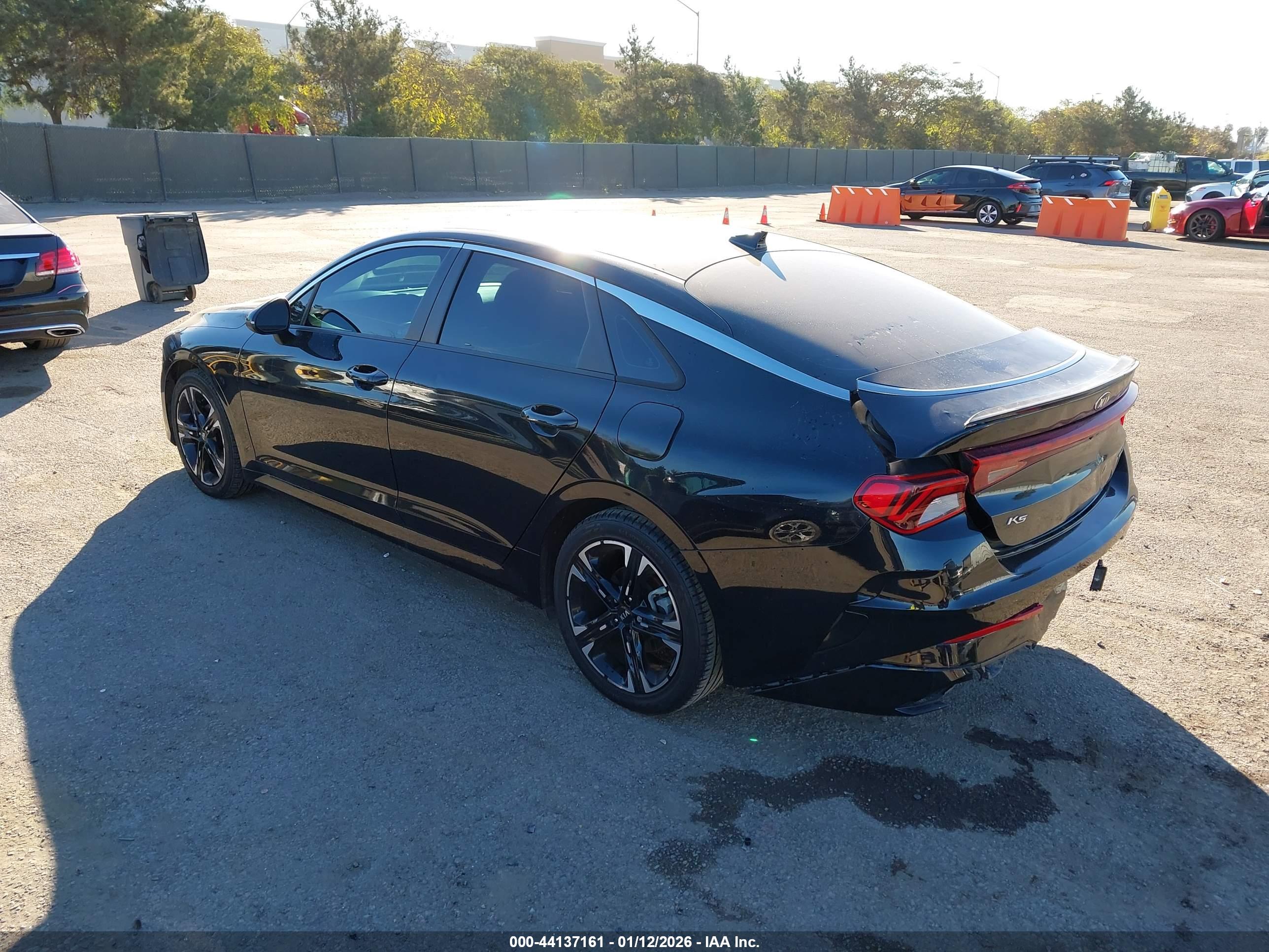 KIA K5 image 3