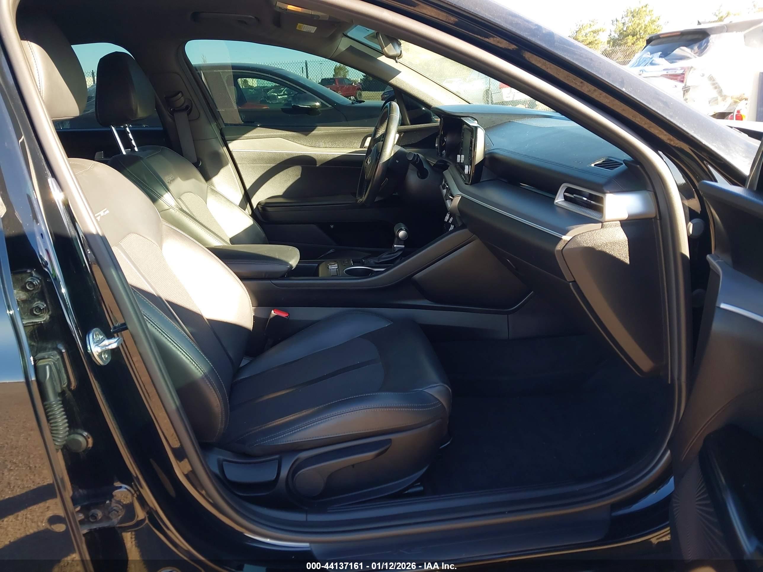 KIA K5 image 5