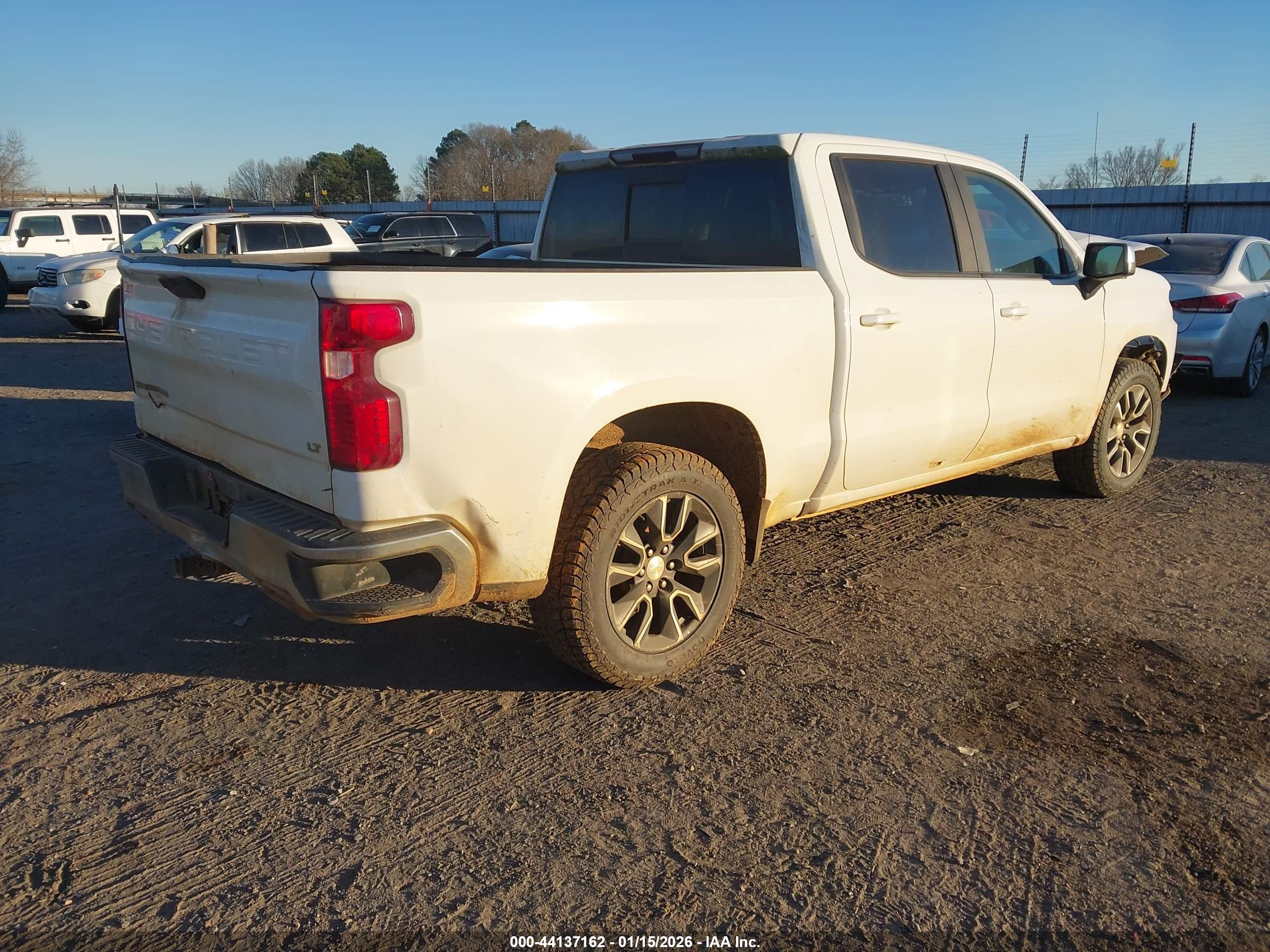 CHEVROLET SILVERADO image 4