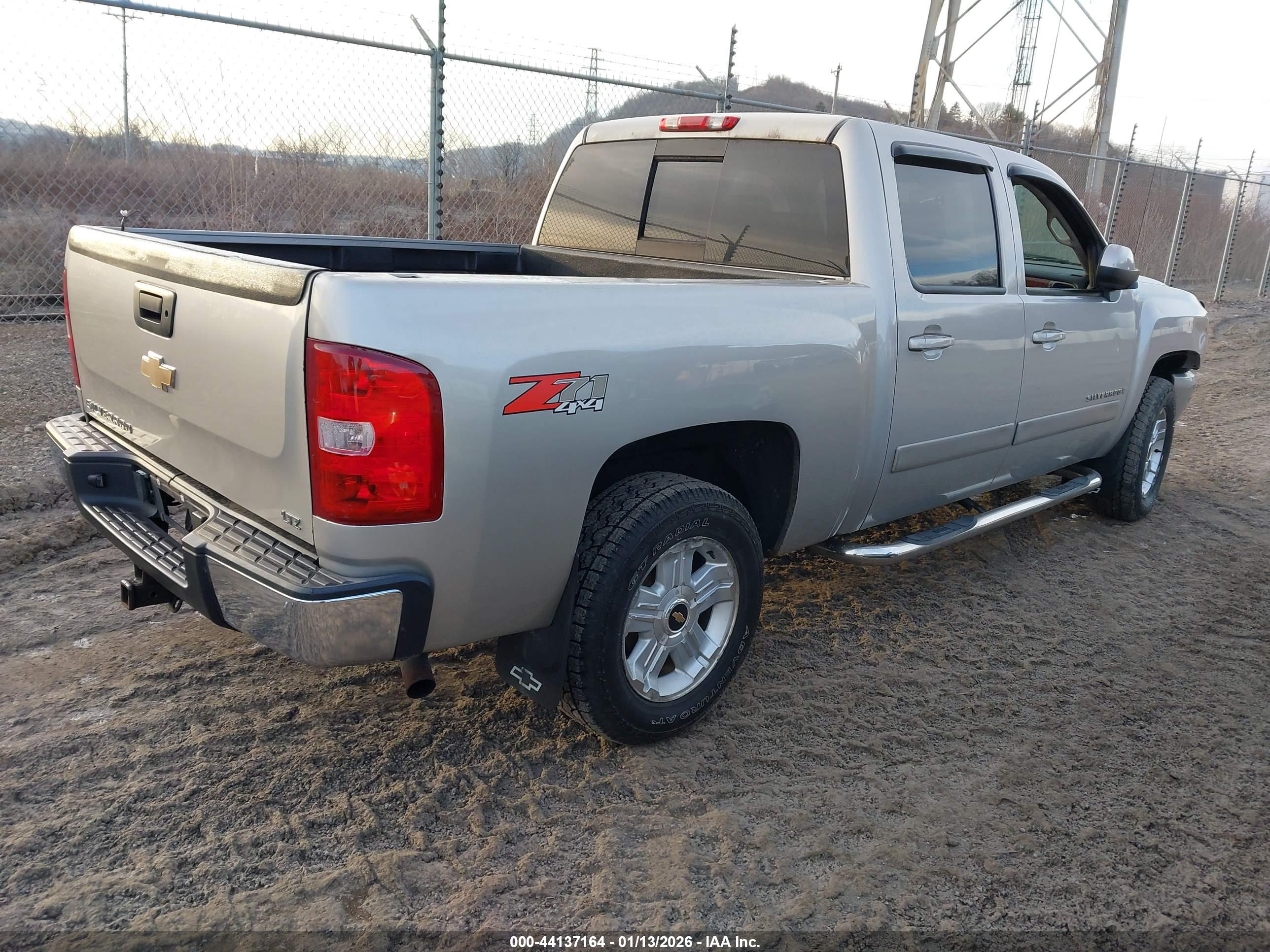 CHEVROLET SILVERADO image 4