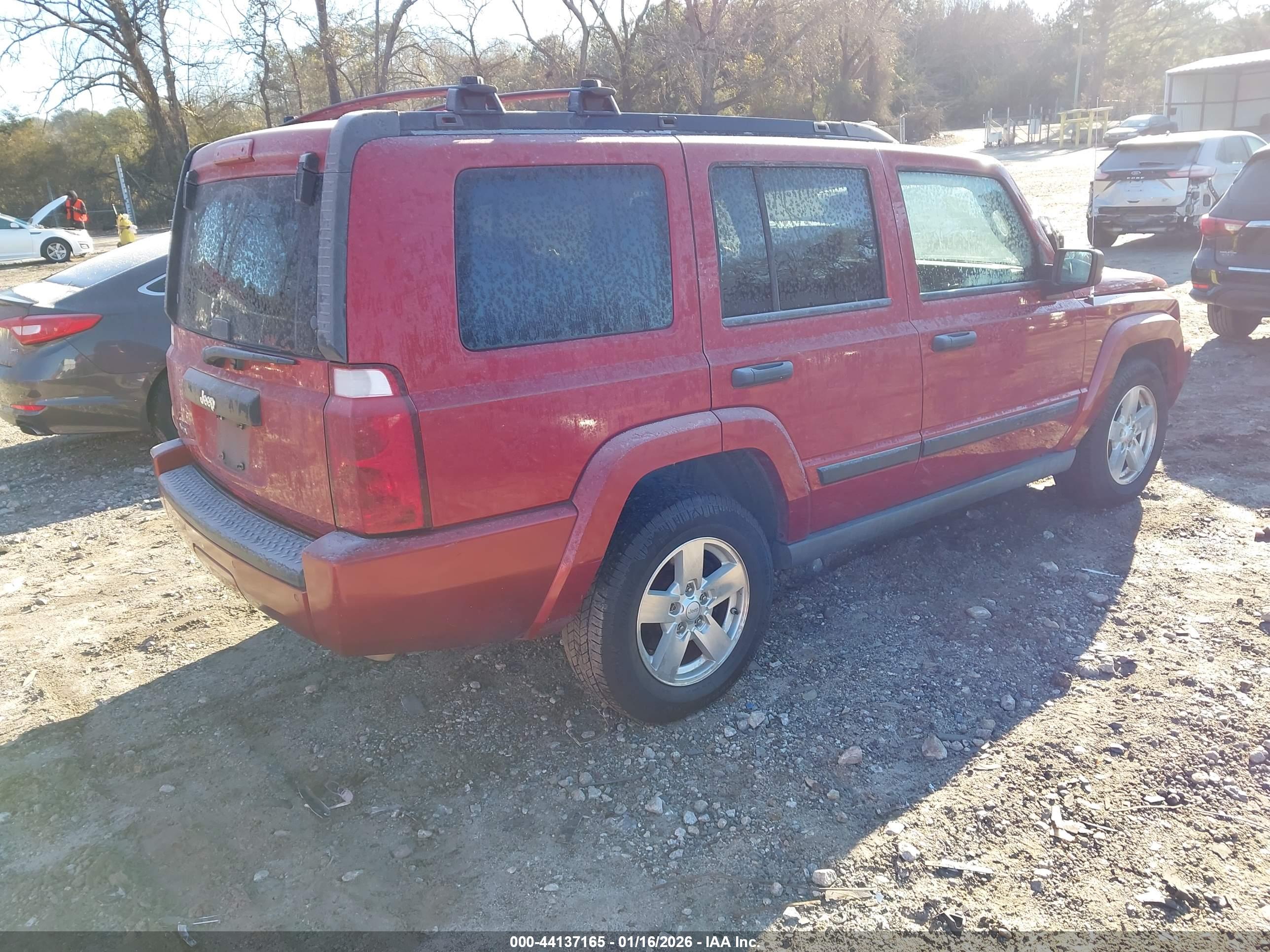 JEEP COMMANDER image 4