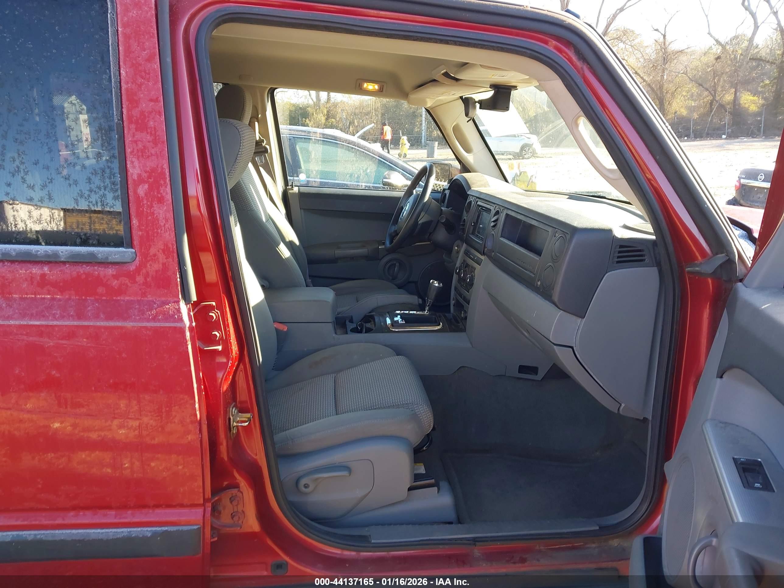 JEEP COMMANDER image 5