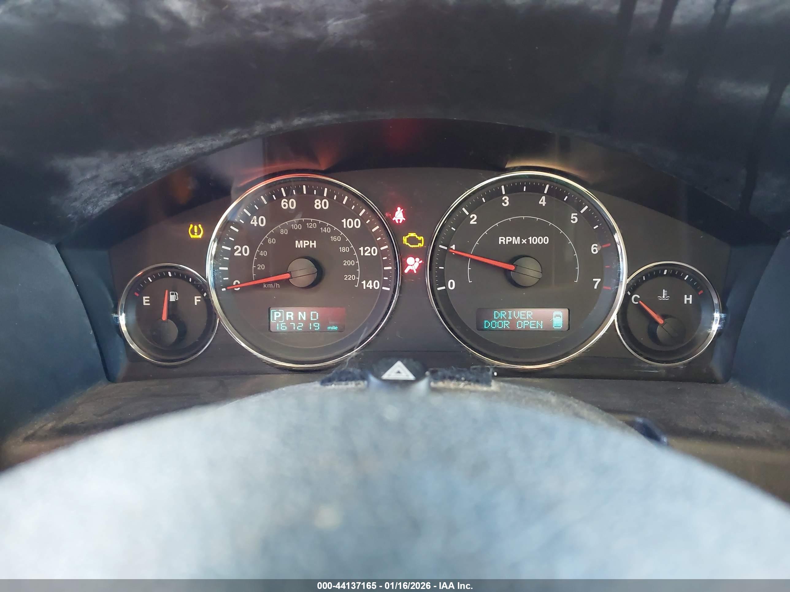 JEEP COMMANDER image 7