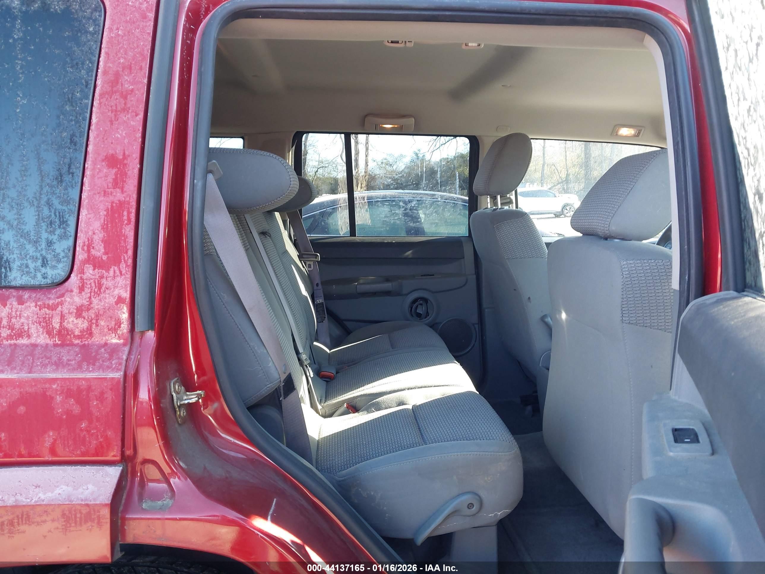 JEEP COMMANDER image 8