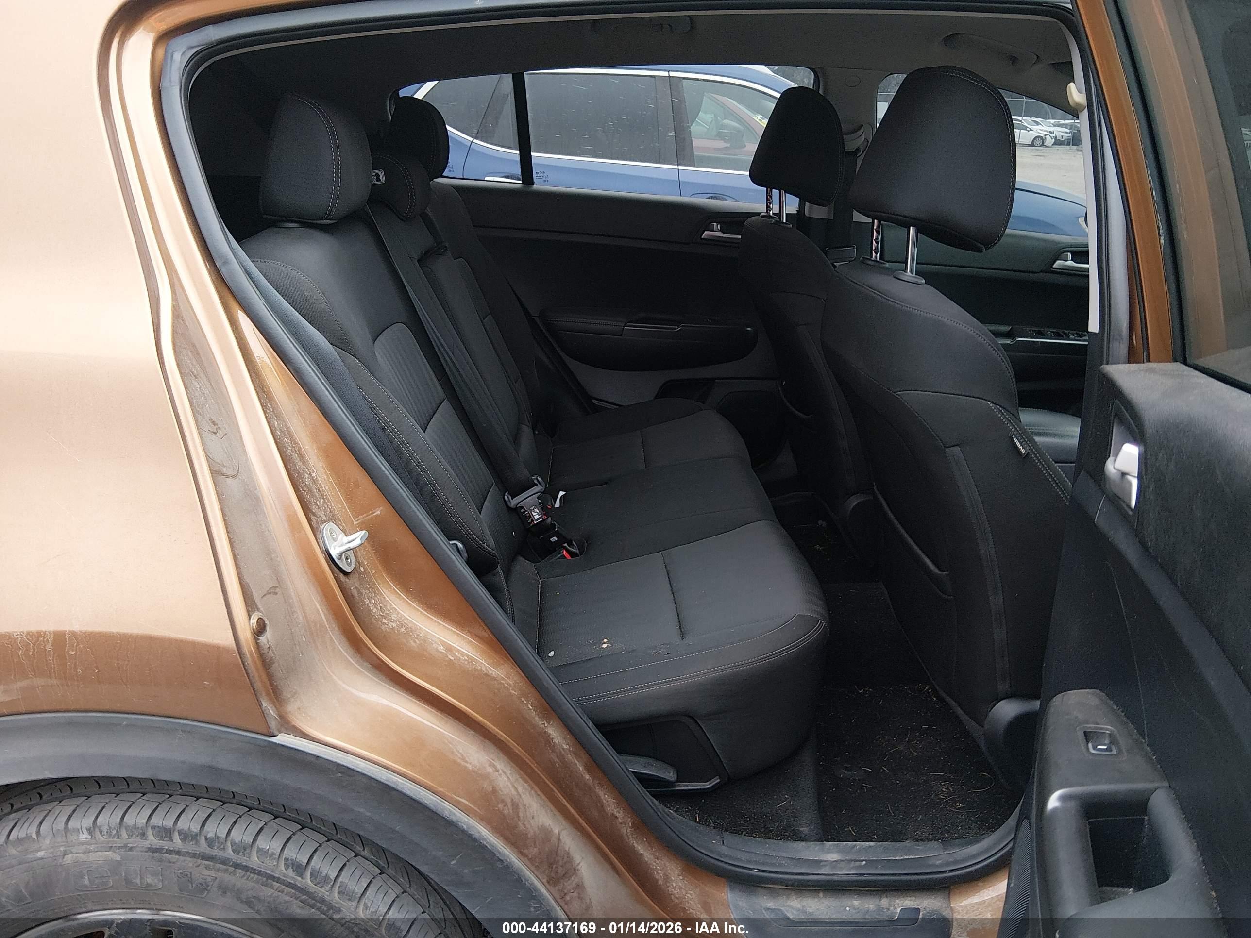 KIA SPORTAGE image 8