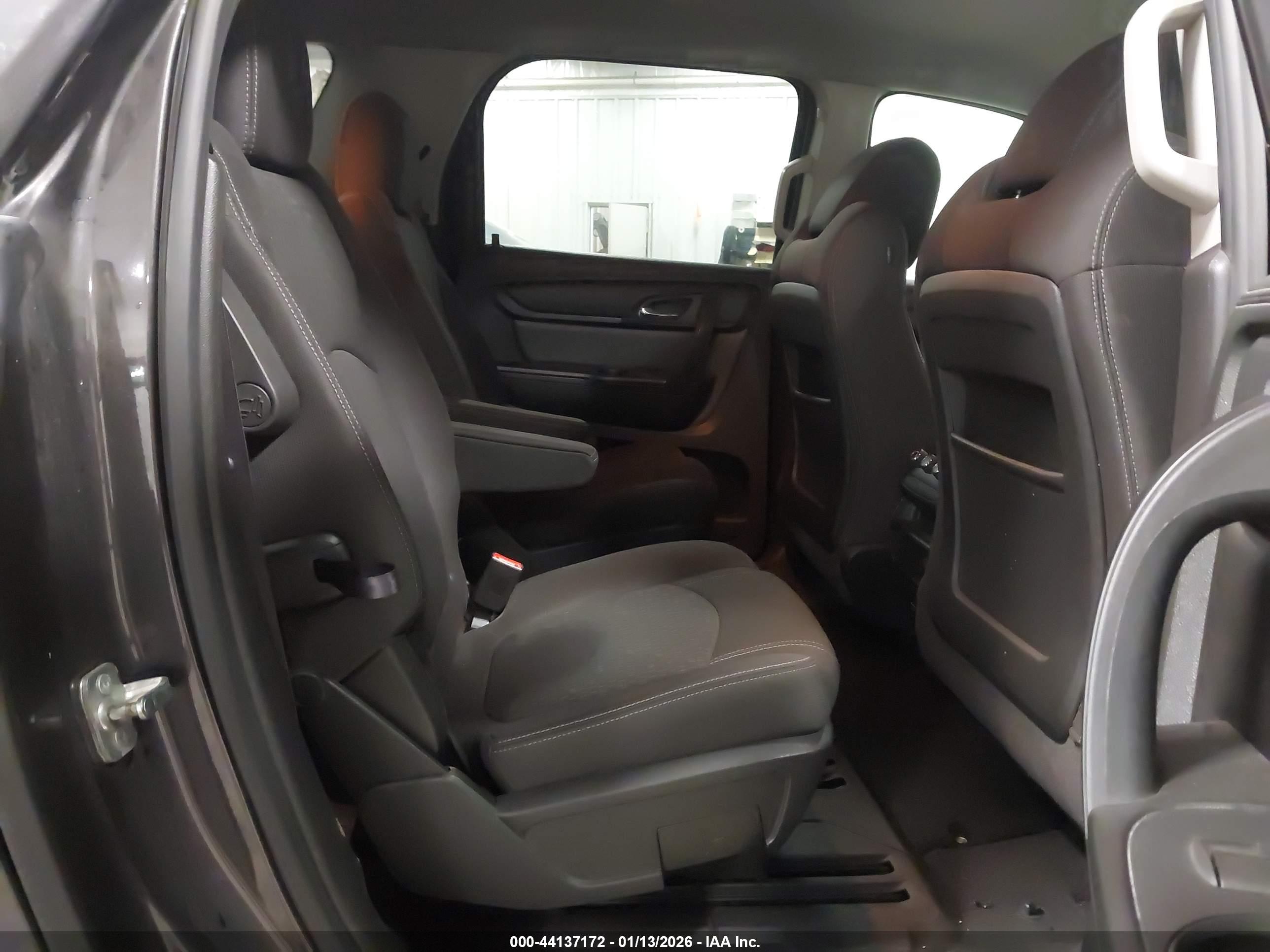 GMC ACADIA image 8