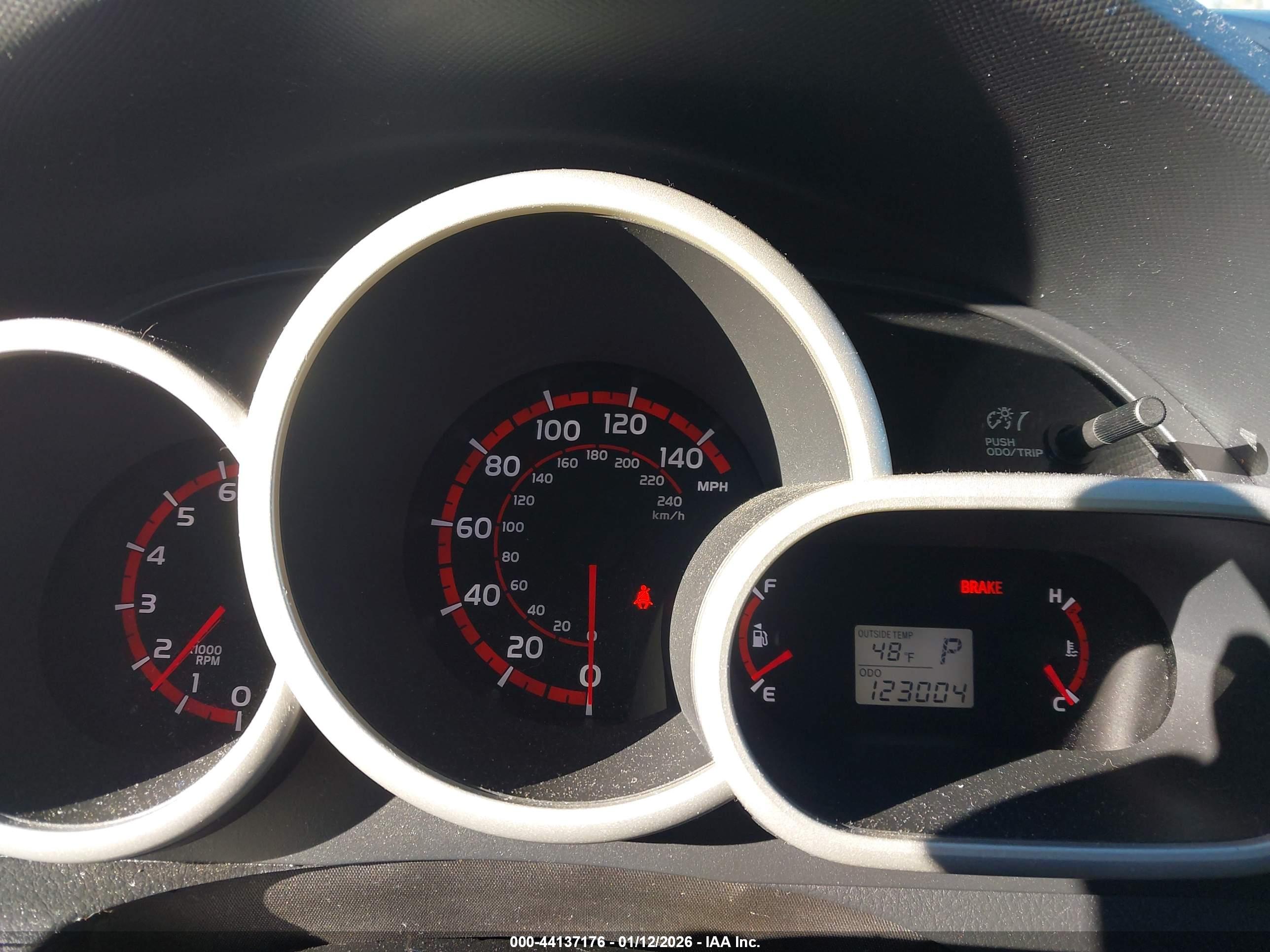 PONTIAC VIBE image 7