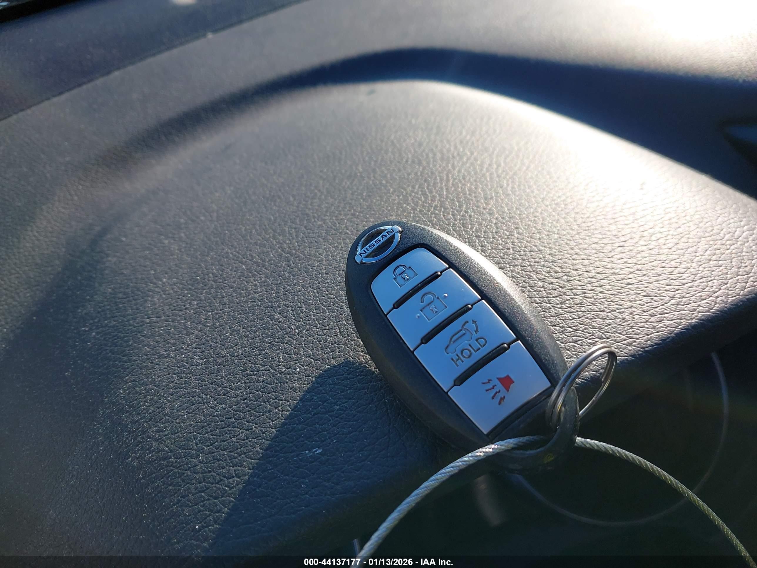 NISSAN ROGUE image 11